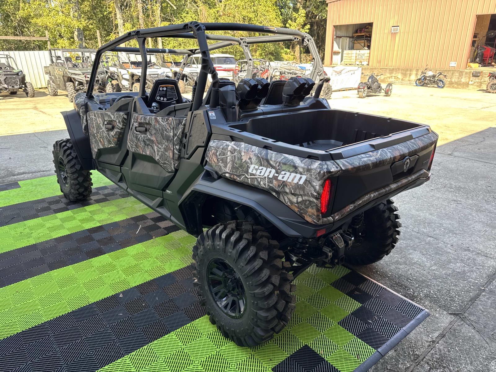 2024 Can-Am COMMANDER MAX XMR 64 1000R - Photo 4