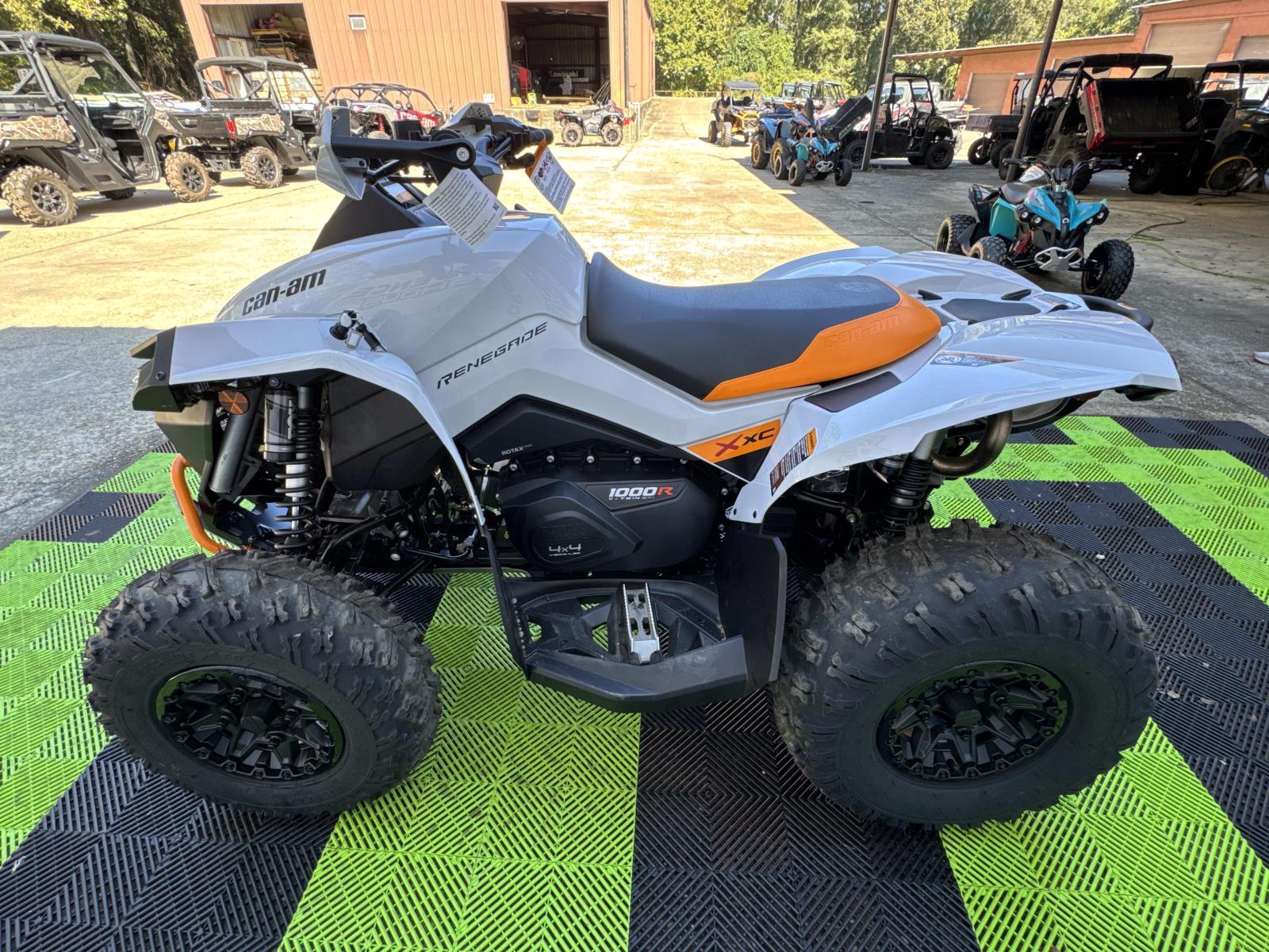 2025 Can-Am RENEGADE XXC 1000R - Photo 5