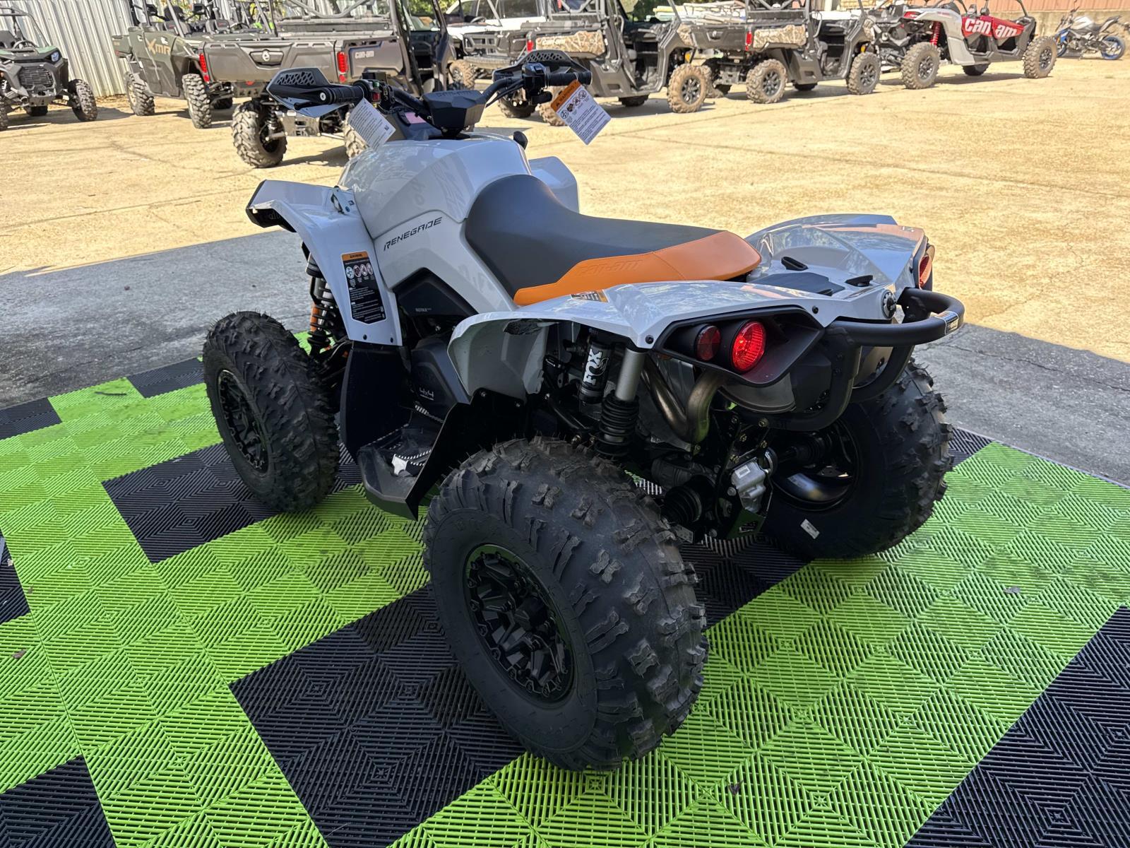 2025 Can-Am RENEGADE XXC 1000R - Photo 4