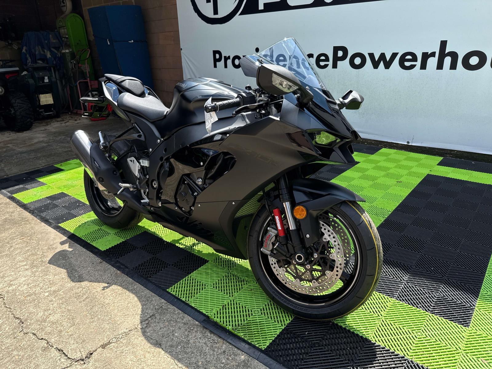 2025 Kawasaki Ninja ZX-10R - Photo 3