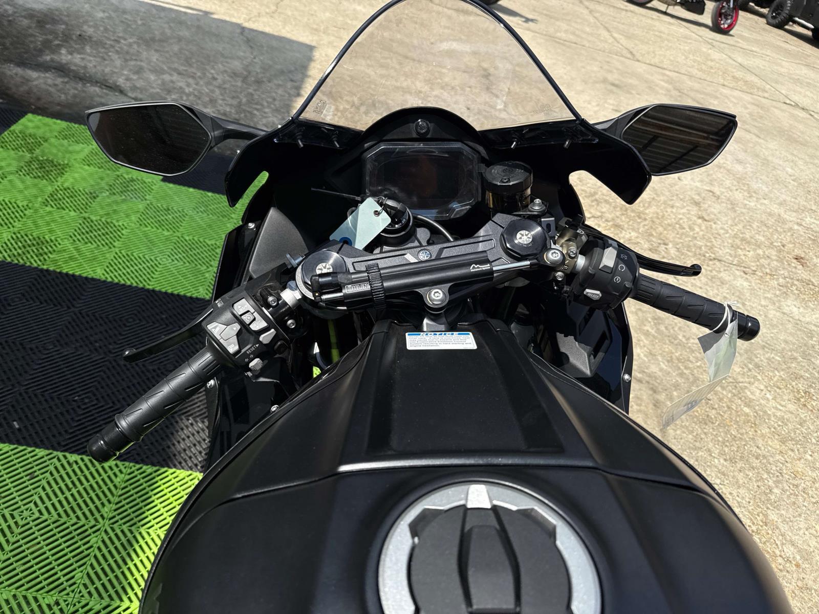 2025 Kawasaki Ninja ZX-10R - Photo 6