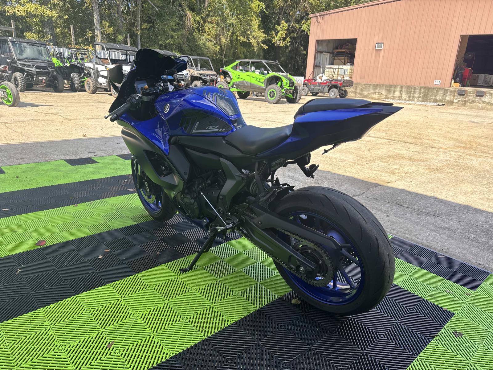 2022 Yamaha YZF R7 - Photo 4