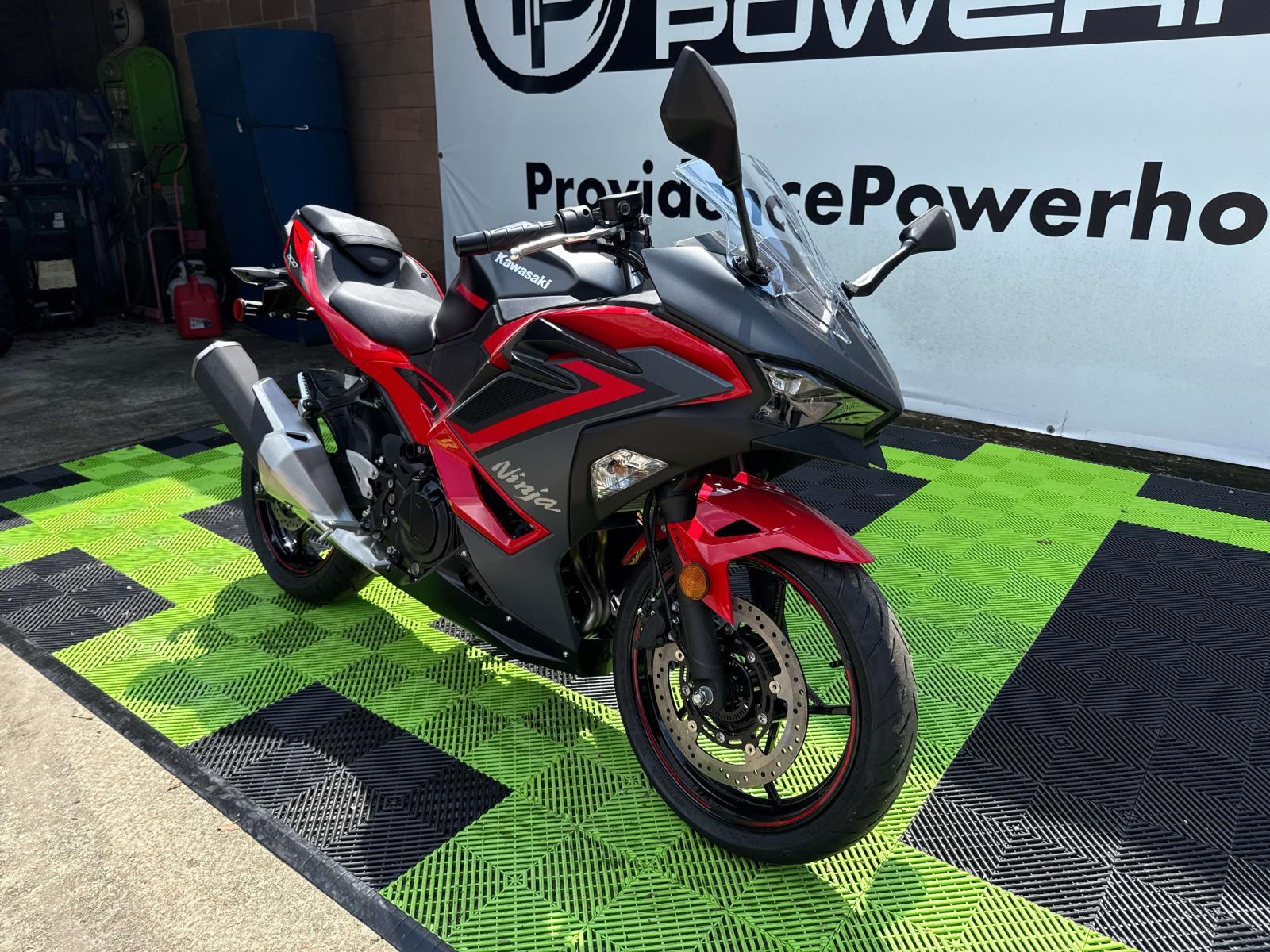2025 Kawasaki Ninja 500 ABS - Photo 3