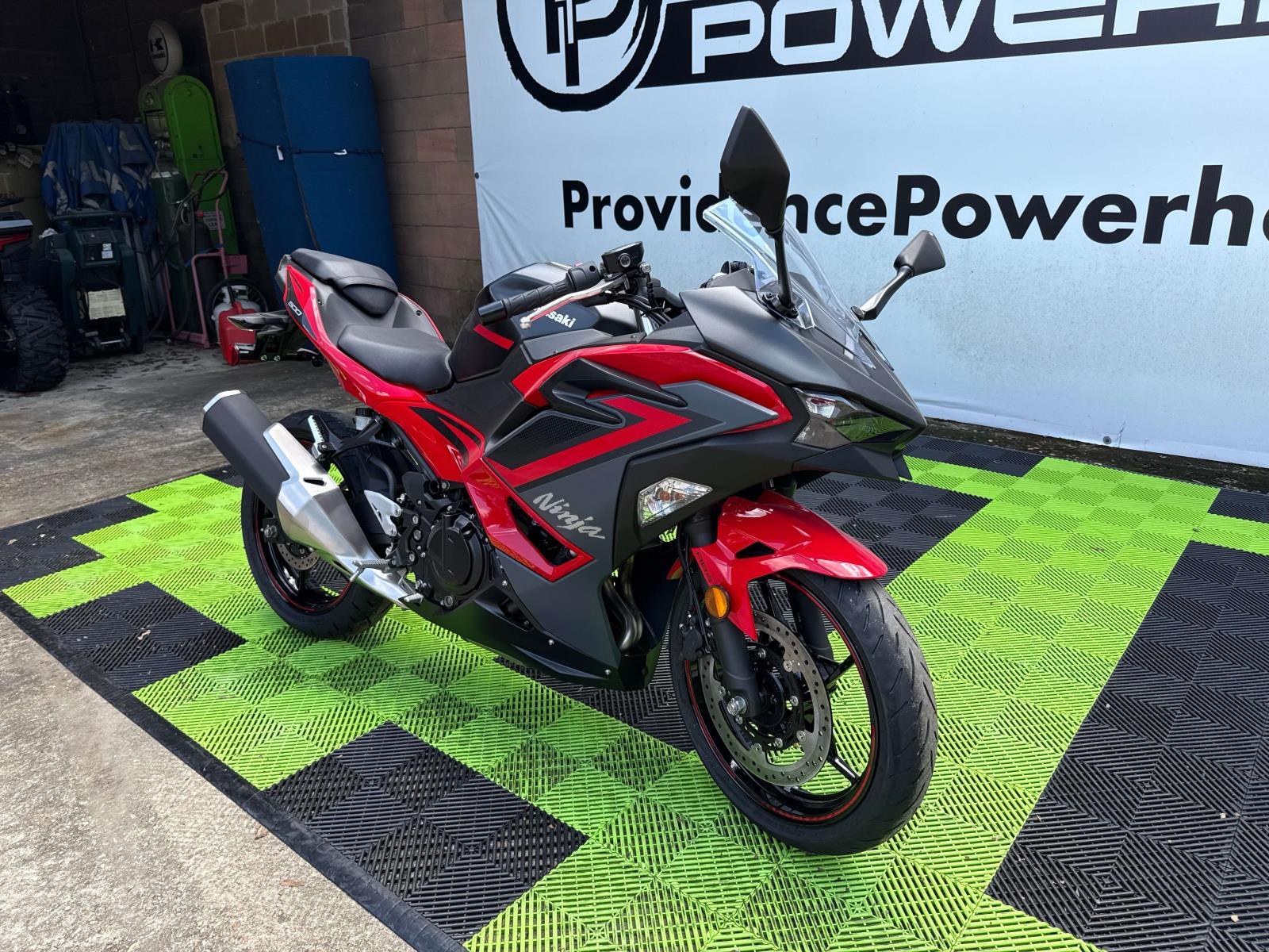 2025 Kawasaki Ninja 500 ABS - Photo 3