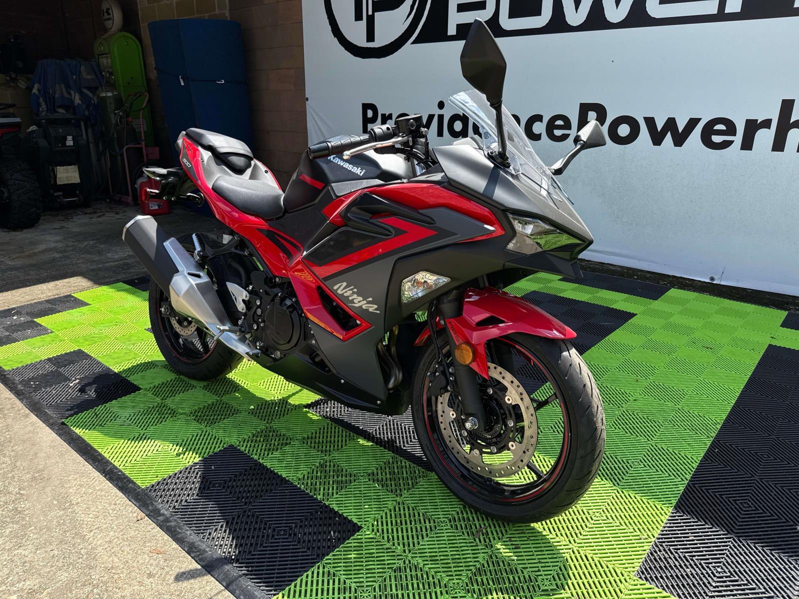 2025 Kawasaki Ninja 500 ABS - Photo 3