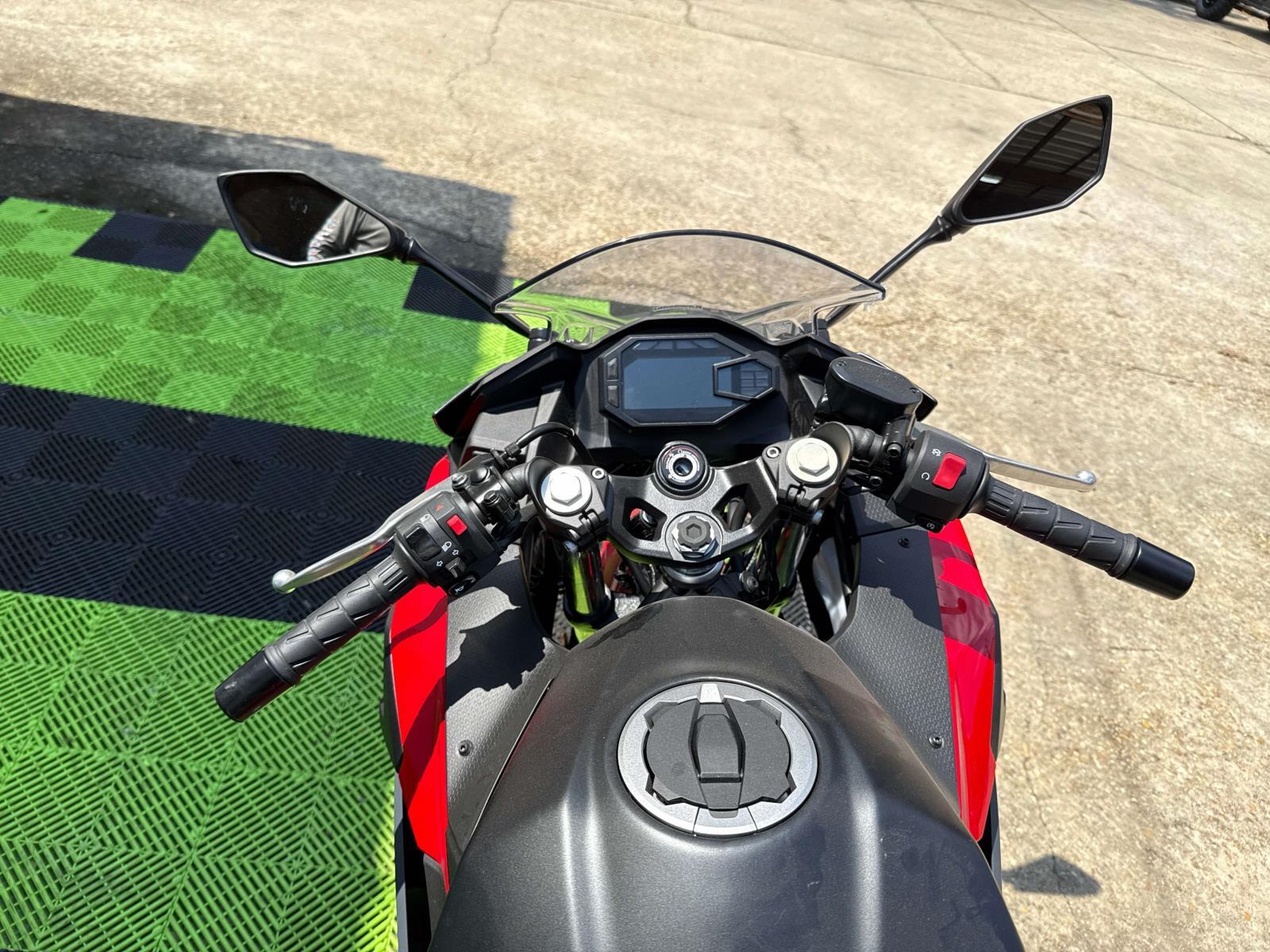 2025 Kawasaki Ninja 500 ABS - Photo 6
