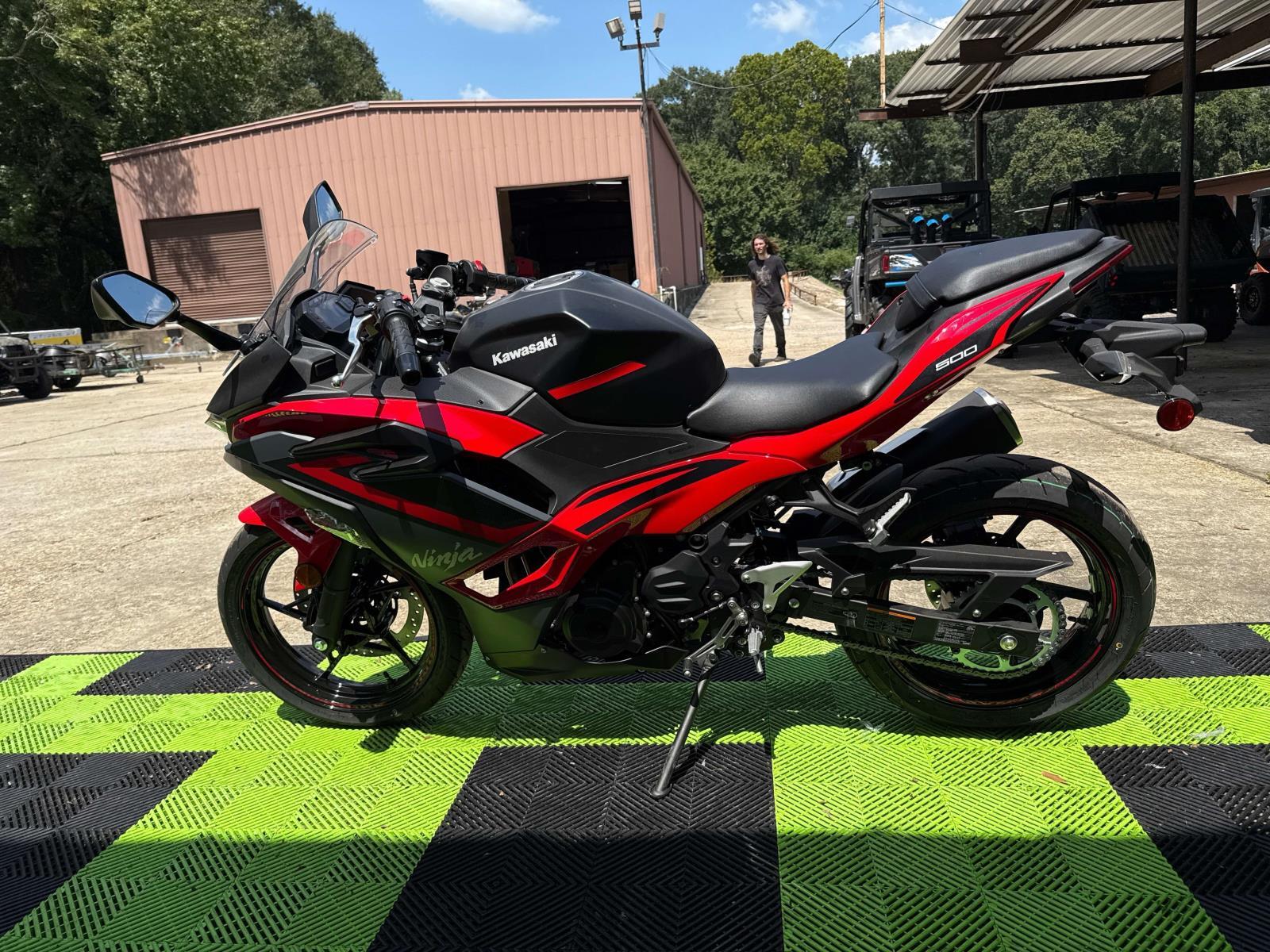 2025 Kawasaki Ninja 500 ABS - Photo 5