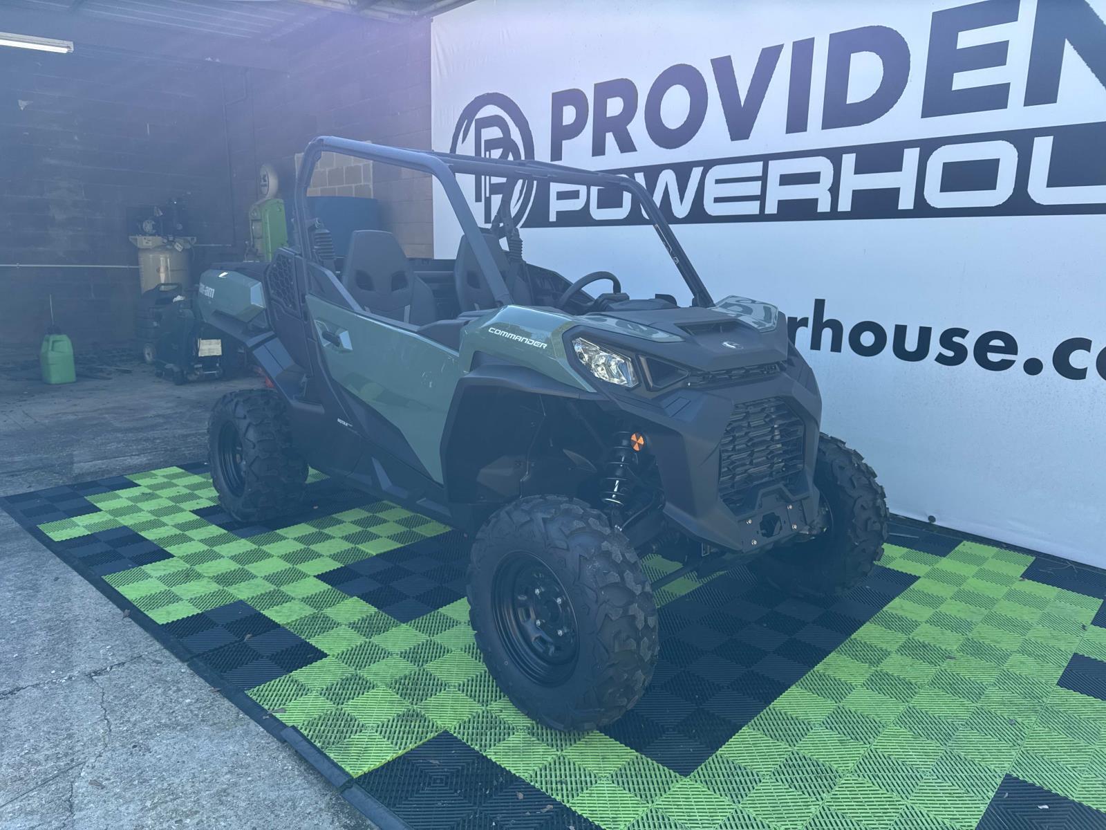 2025 Can-Am Commander DPS 1000 - Photo 4