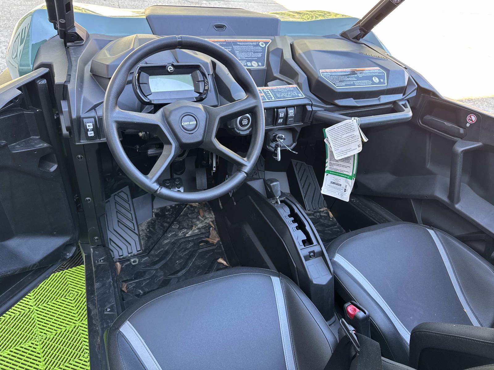 2025 Can-Am Commander DPS 1000 - Photo 7