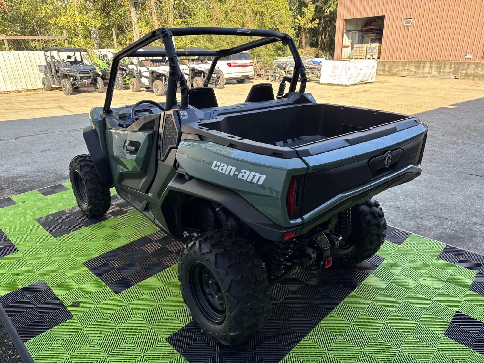 2025 Can-Am Commander DPS 1000 - Photo 5