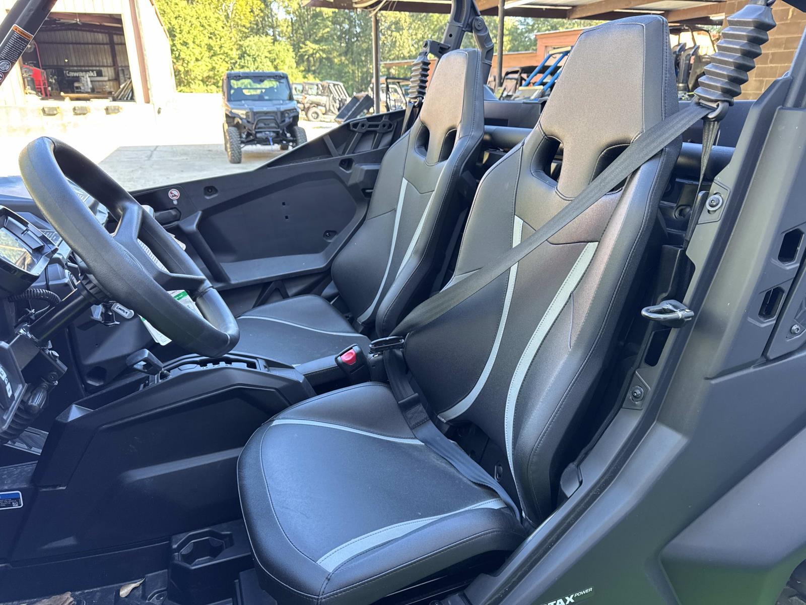 2025 Can-Am Commander DPS 1000 - Photo 6