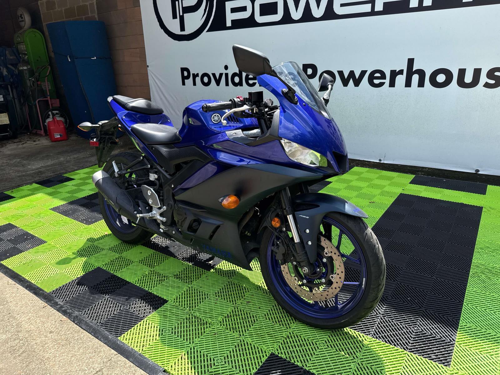 2023 Yamaha YZF R3 - Photo 3