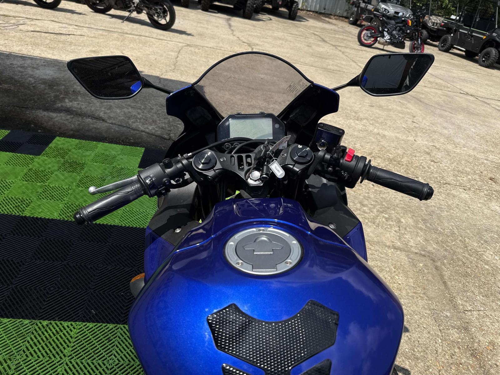2023 Yamaha YZF R3 - Photo 6