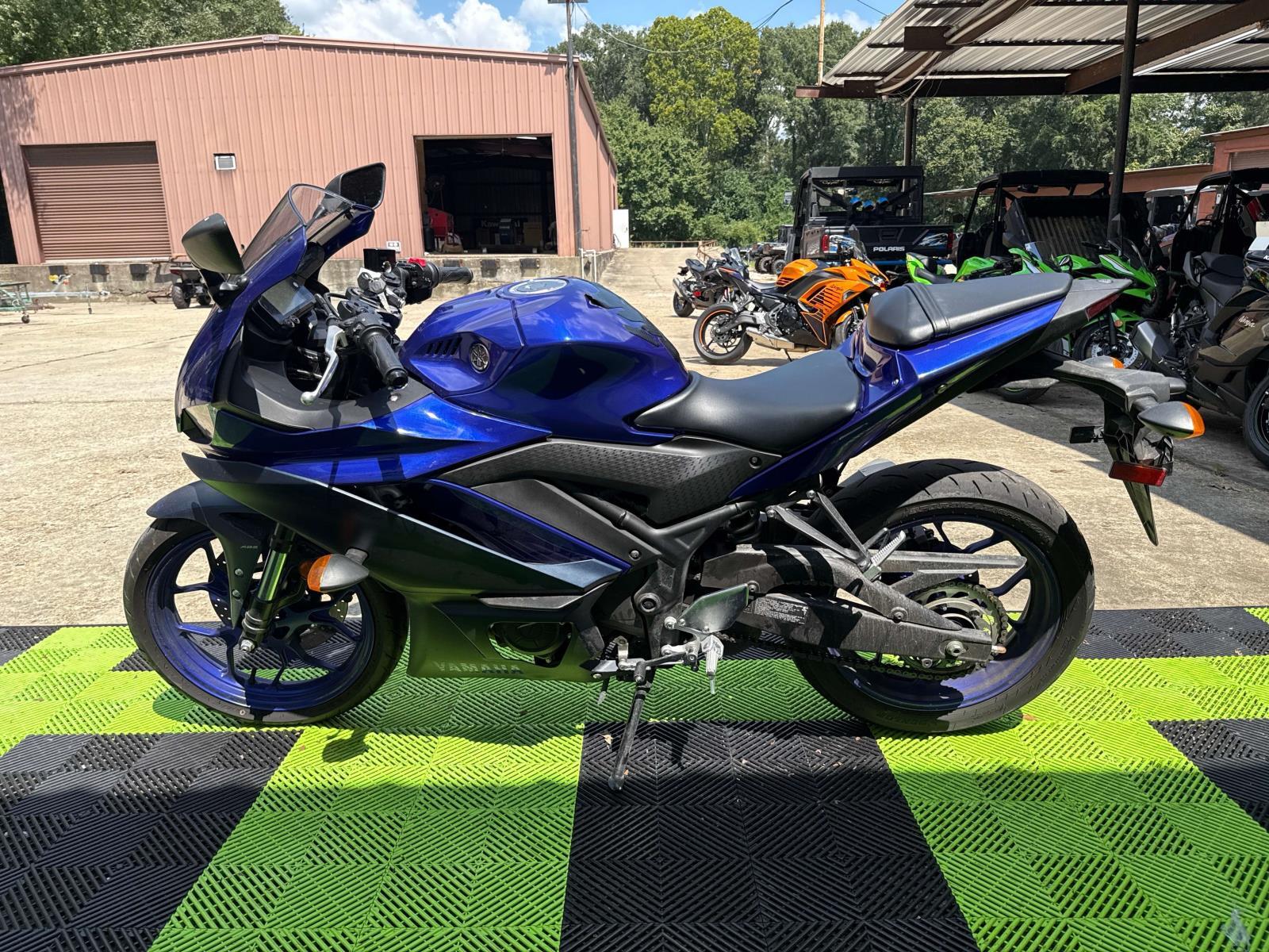 2023 Yamaha YZF R3 - Photo 5