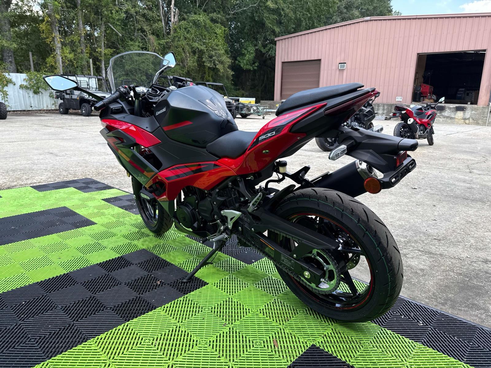 2025 Kawasaki Ninja 500 SE ABS - Photo 4
