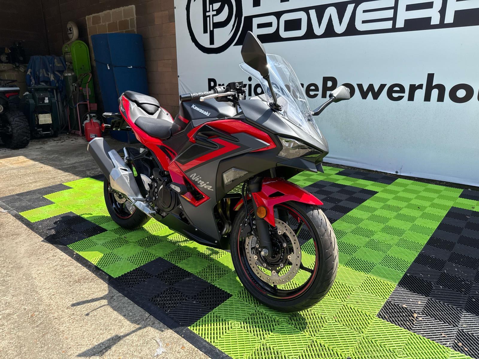 2025 Kawasaki Ninja 500 SE ABS - Photo 3