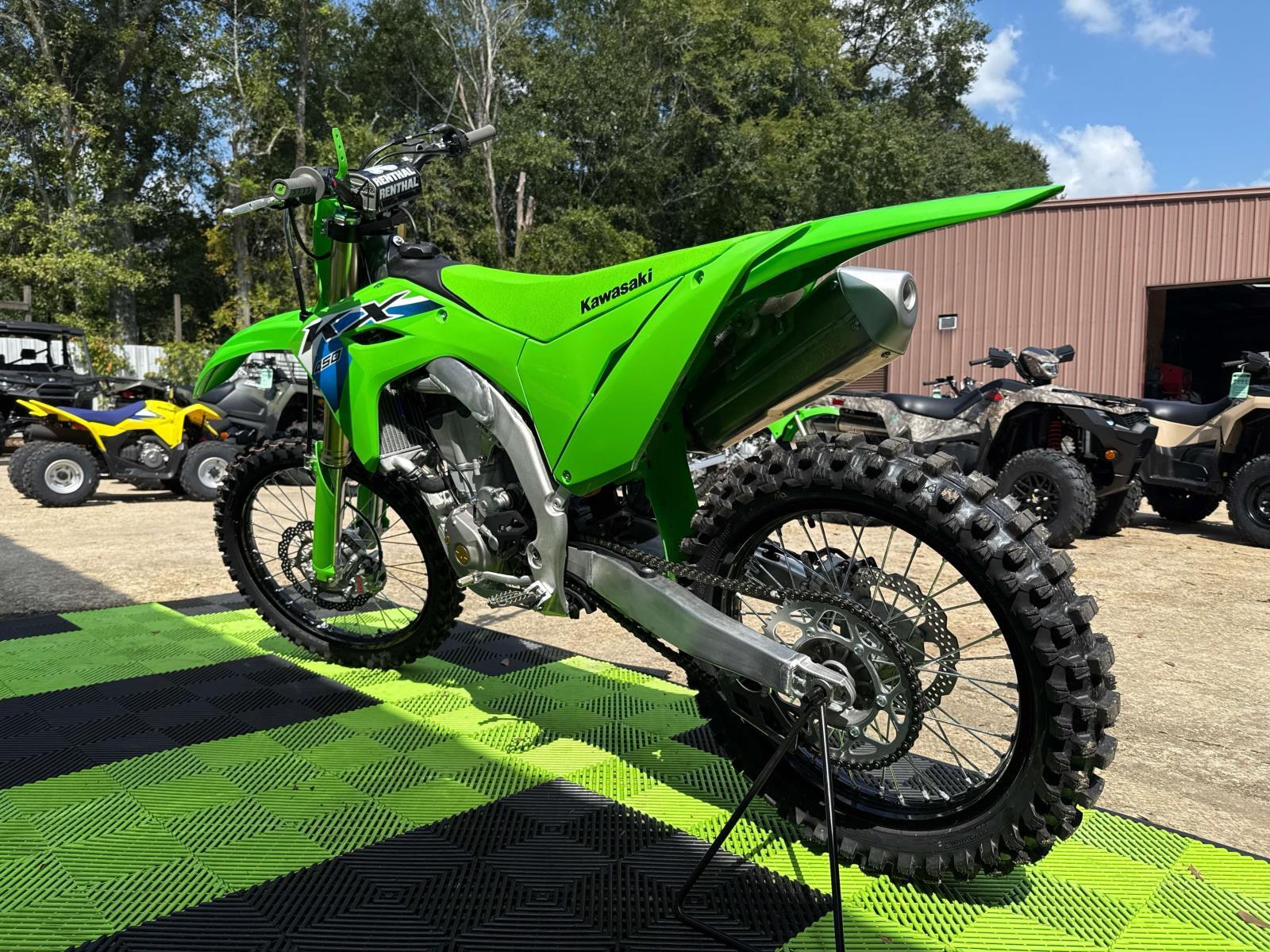 2026 Kawasaki KX 450 - Photo 4