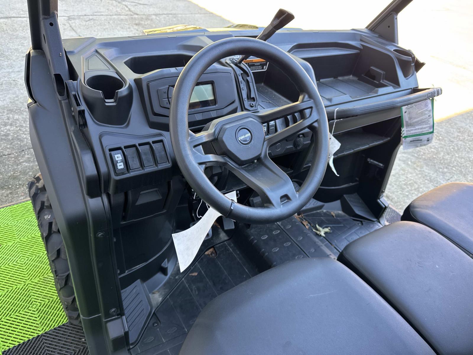 2025 Can-Am DEFENDER MAX DPS HD10 - Photo 6