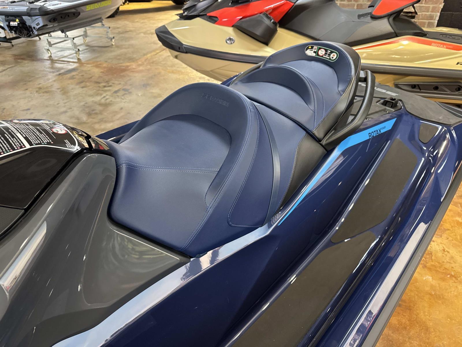 2025 Sea-Doo GTX 170 - Photo 5