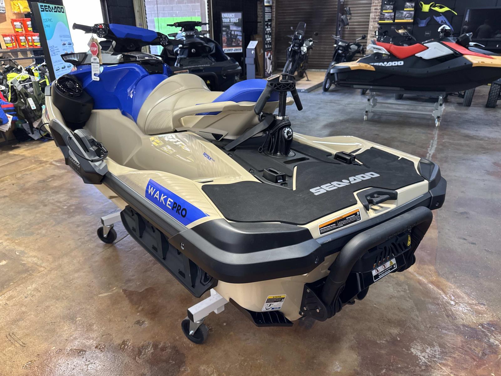 2025 Sea-Doo WAKE PRO 230 - Photo 4