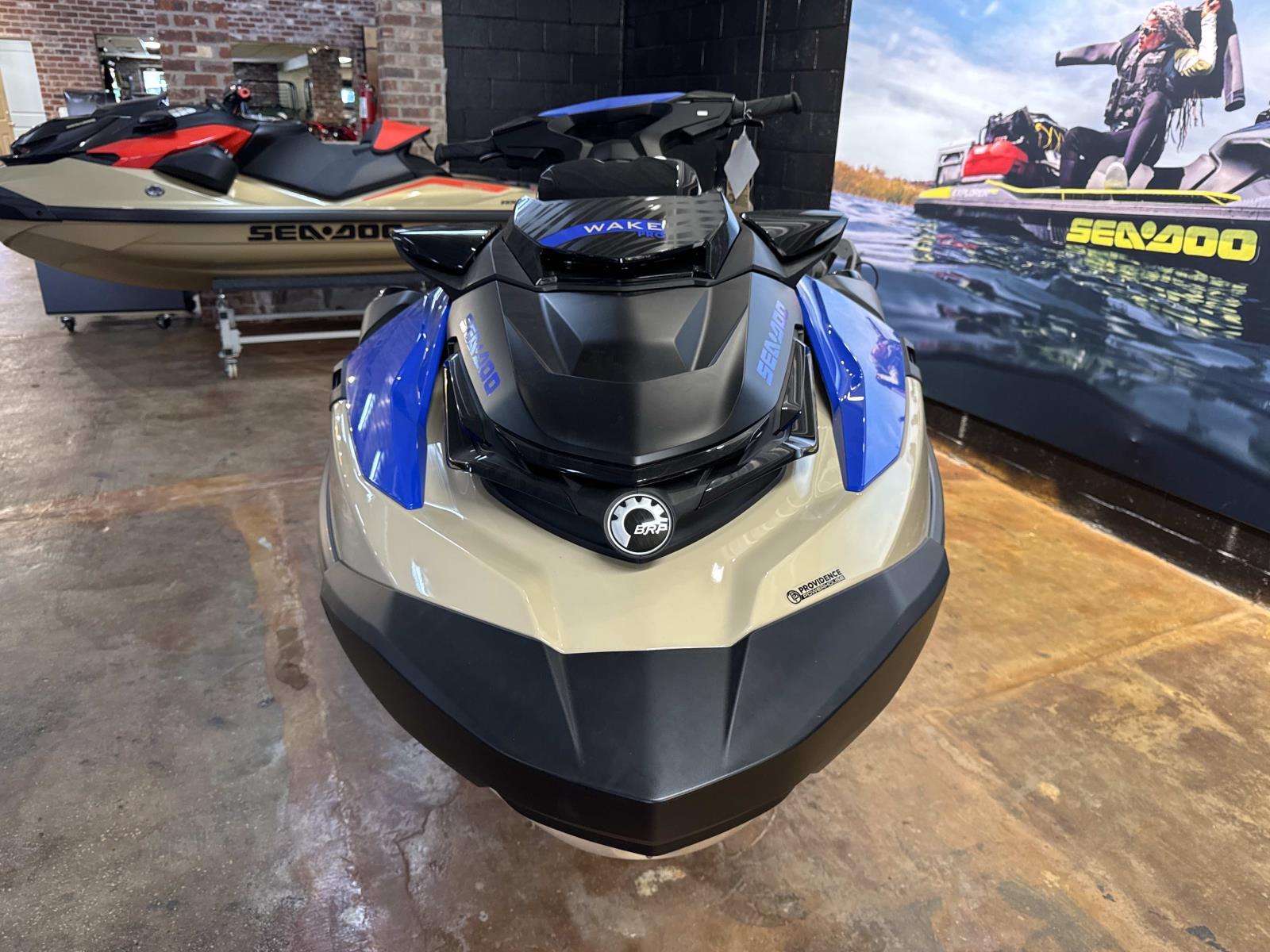 2025 Sea-Doo WAKE PRO 230 - Photo 3