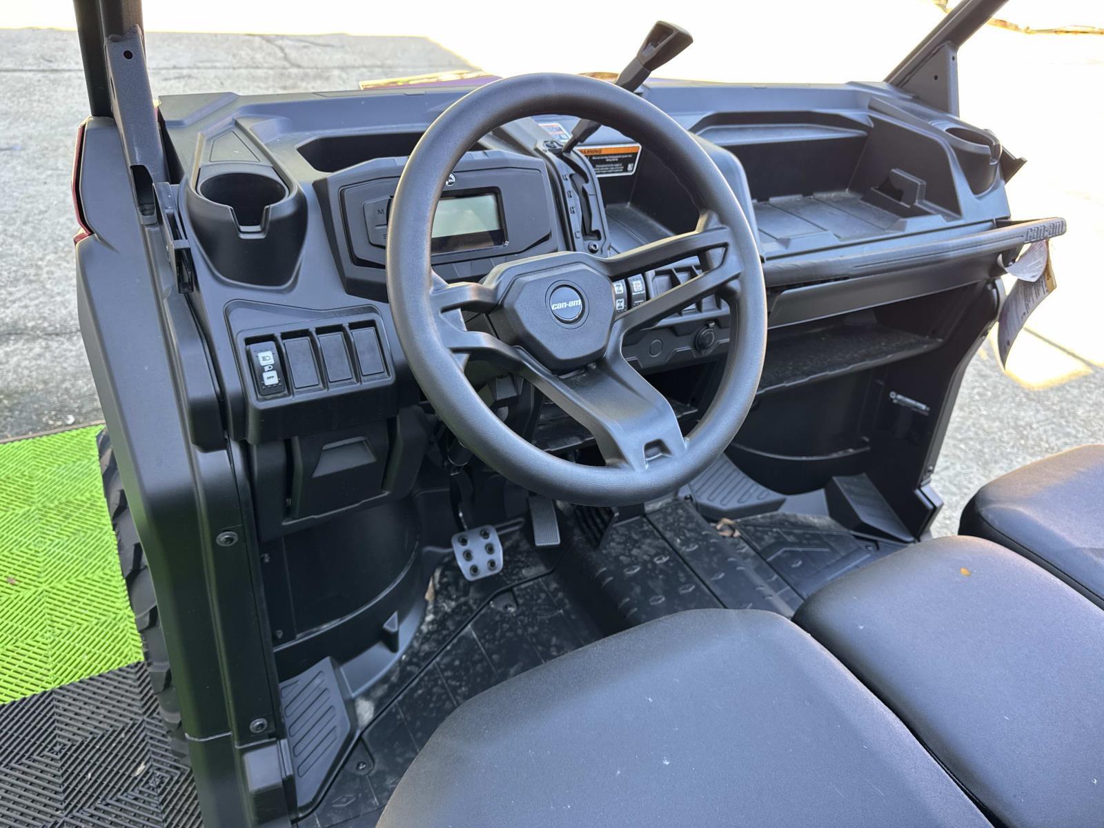 2025 Can-Am DEFENDER MAX DPS 64 HD10 - Photo 6