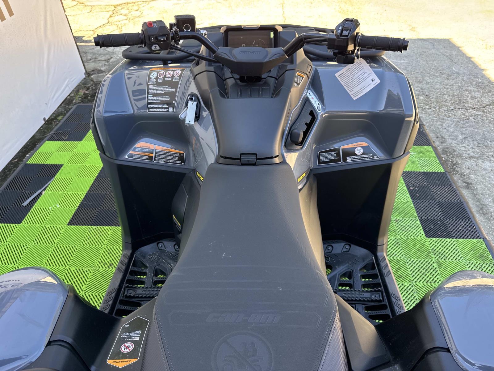 2026 Can-Am OUTLANDER EV37 - Photo 6