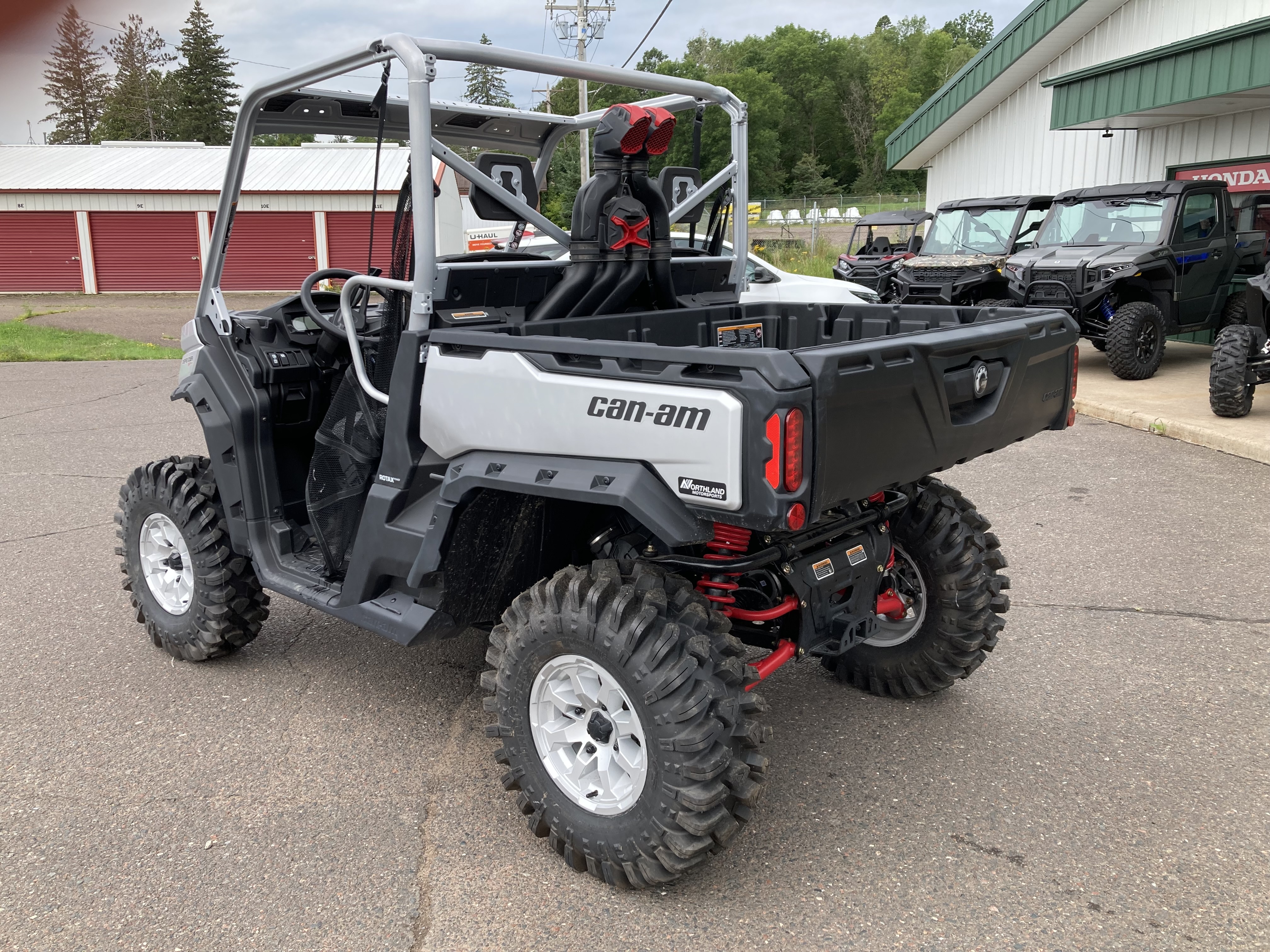 2024 Can-Am Defender X MR HD10 / 8YRB00 - Photo 4