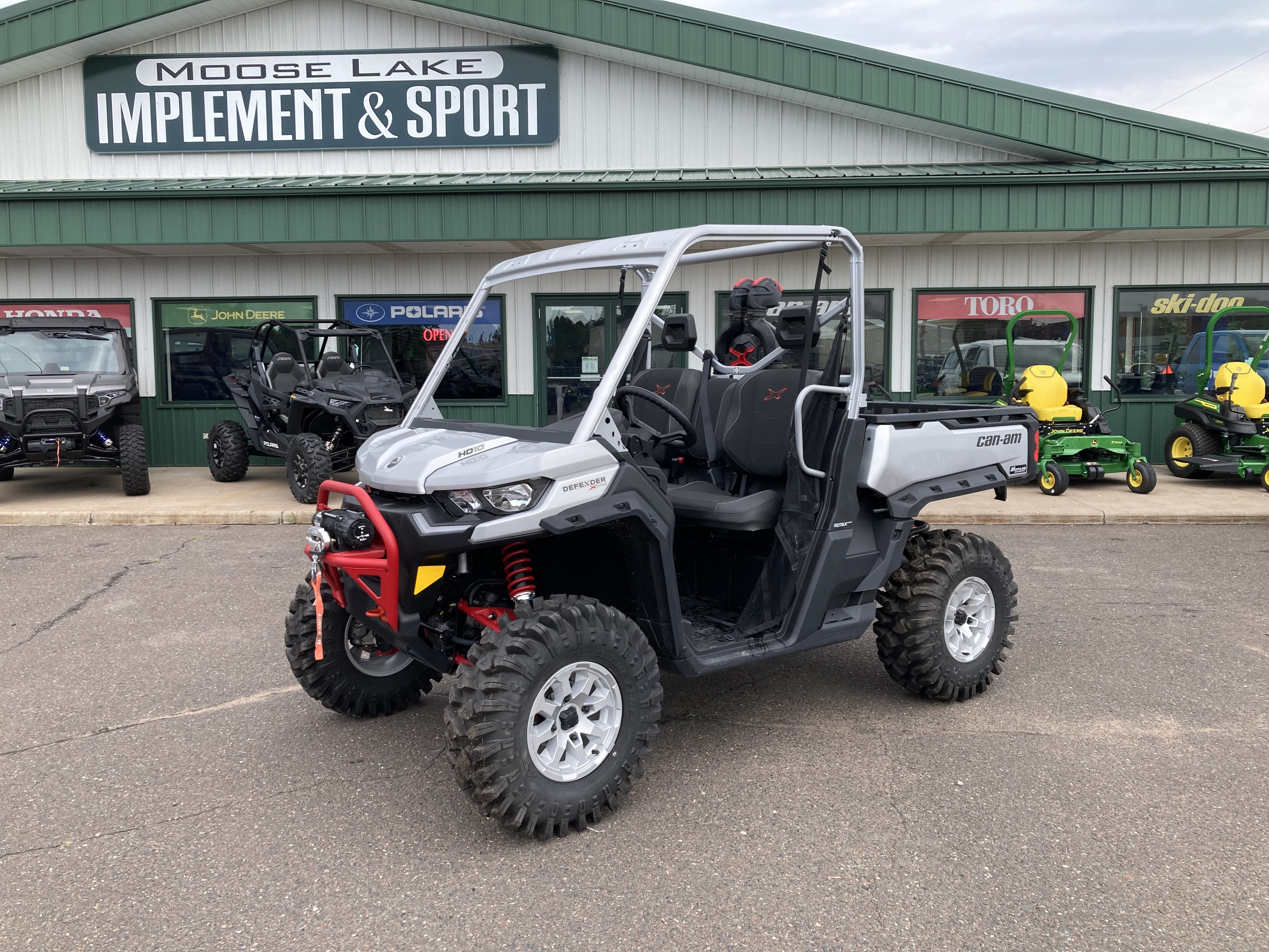 2024 Can-Am Defender X MR HD10 / 8YRB00