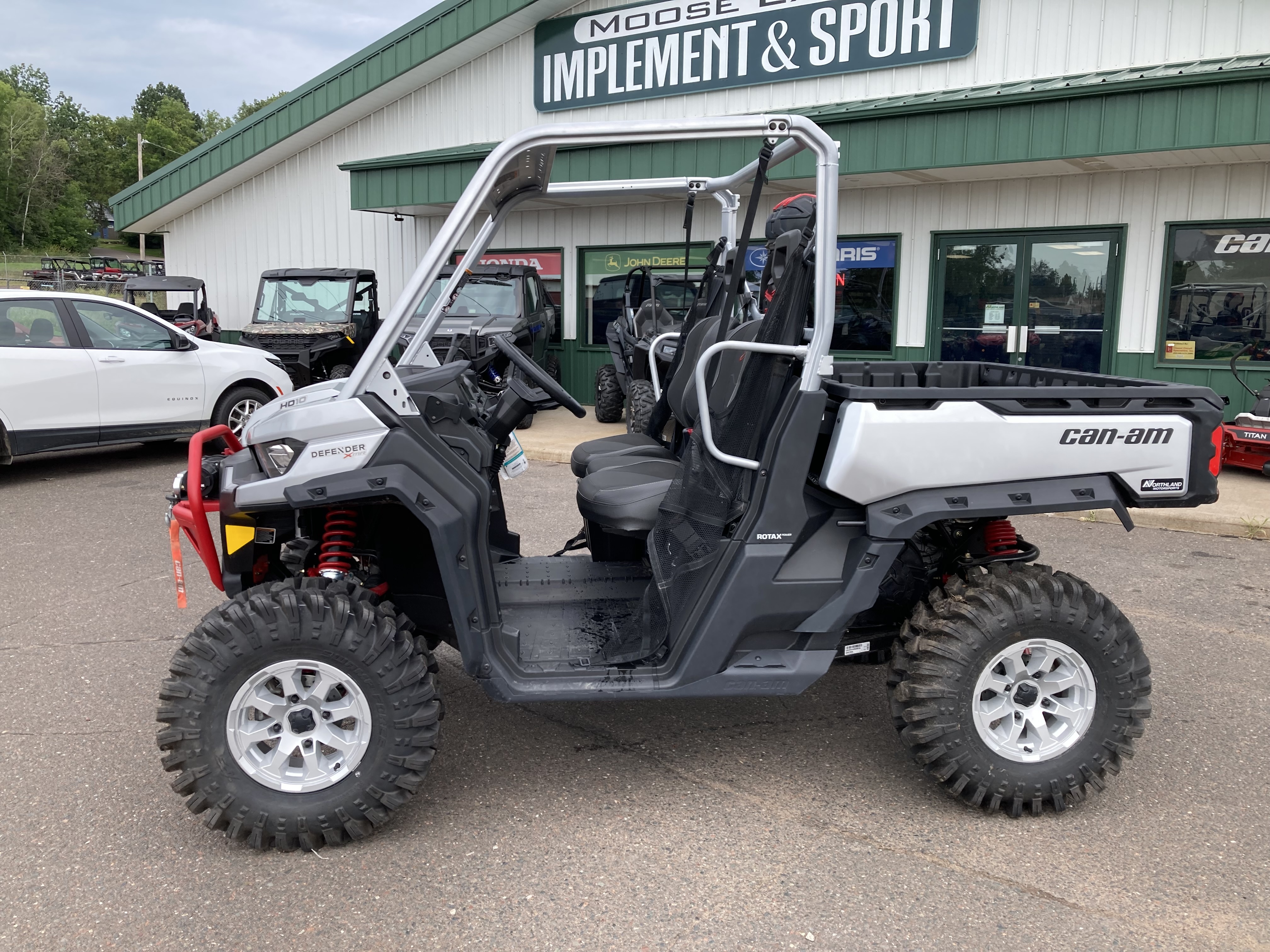 2024 Can-Am Defender X MR HD10 / 8YRB00 - Photo 3