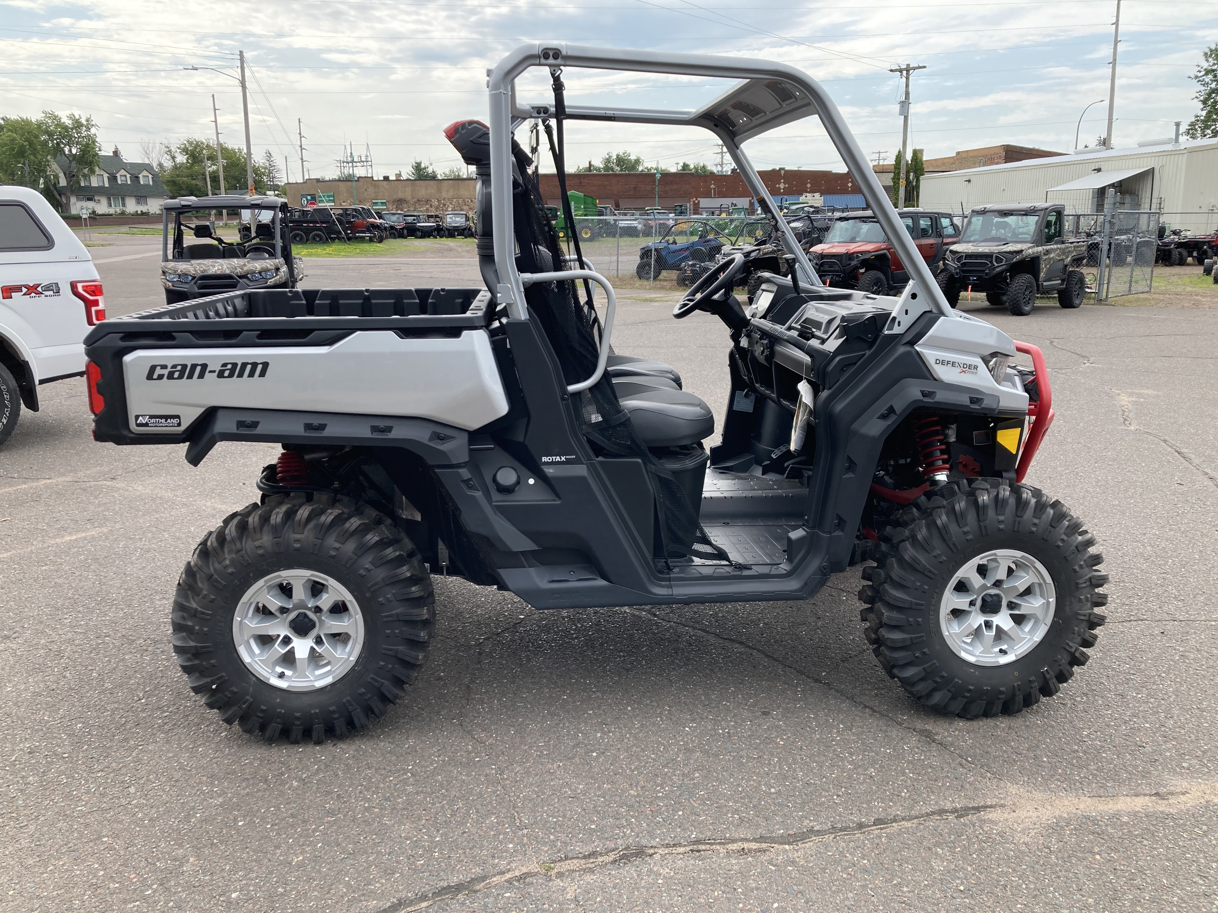 2024 Can-Am Defender X MR HD10 / 8YRB00 - Photo 15