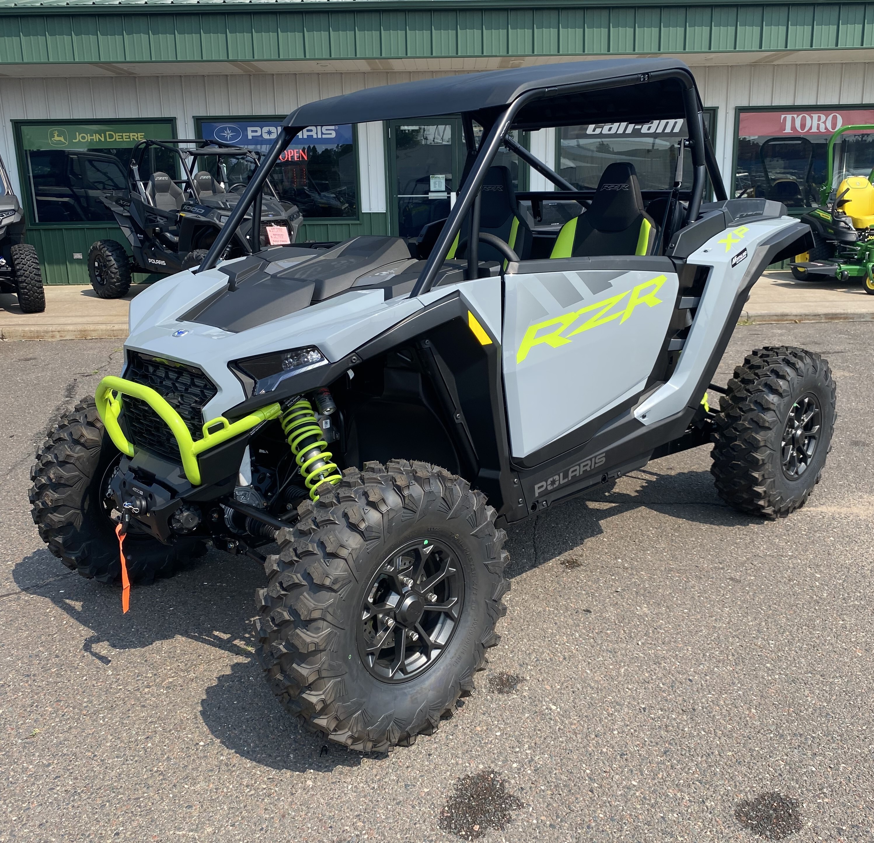 2025 Polaris RZR XP 1000 Ultimate / Z25NEF99A4