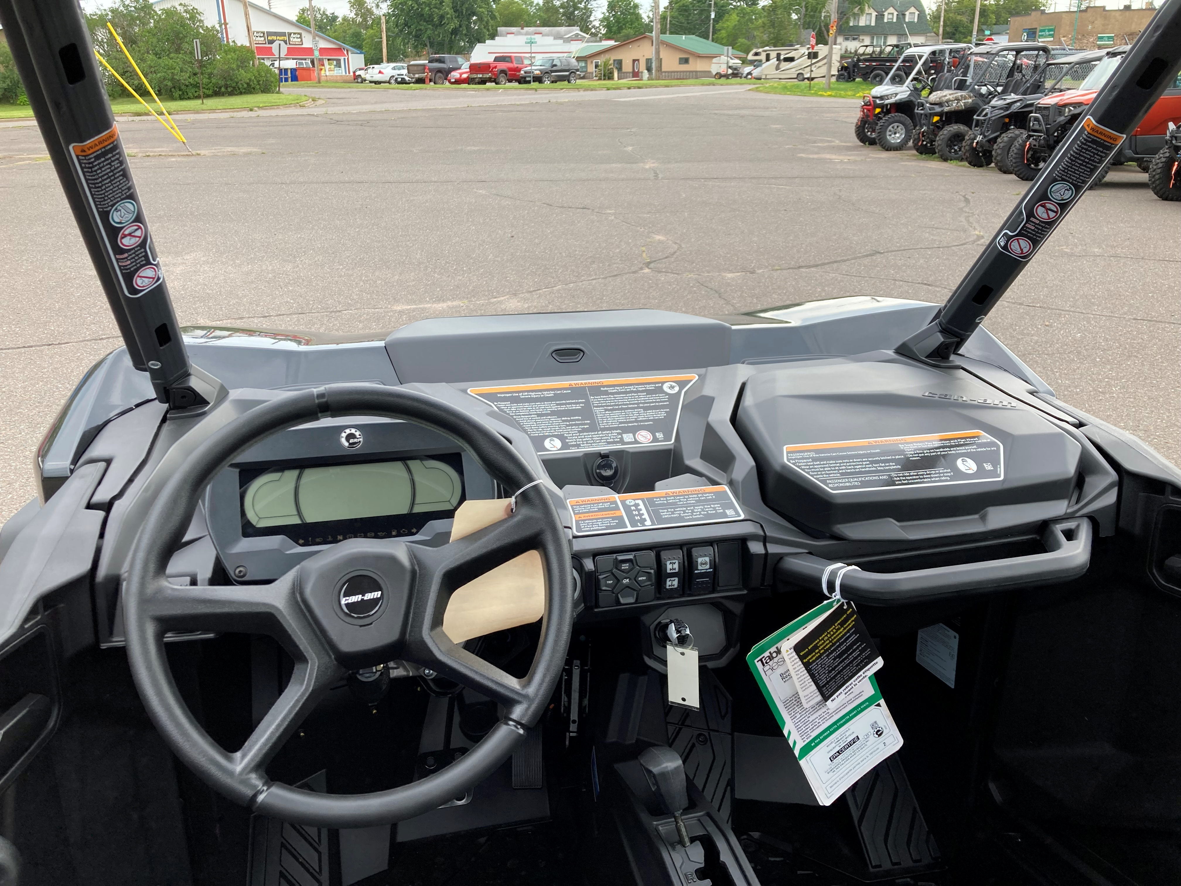 2024 Can-Am Commander XT 700 / 9ARD00 - Photo 19