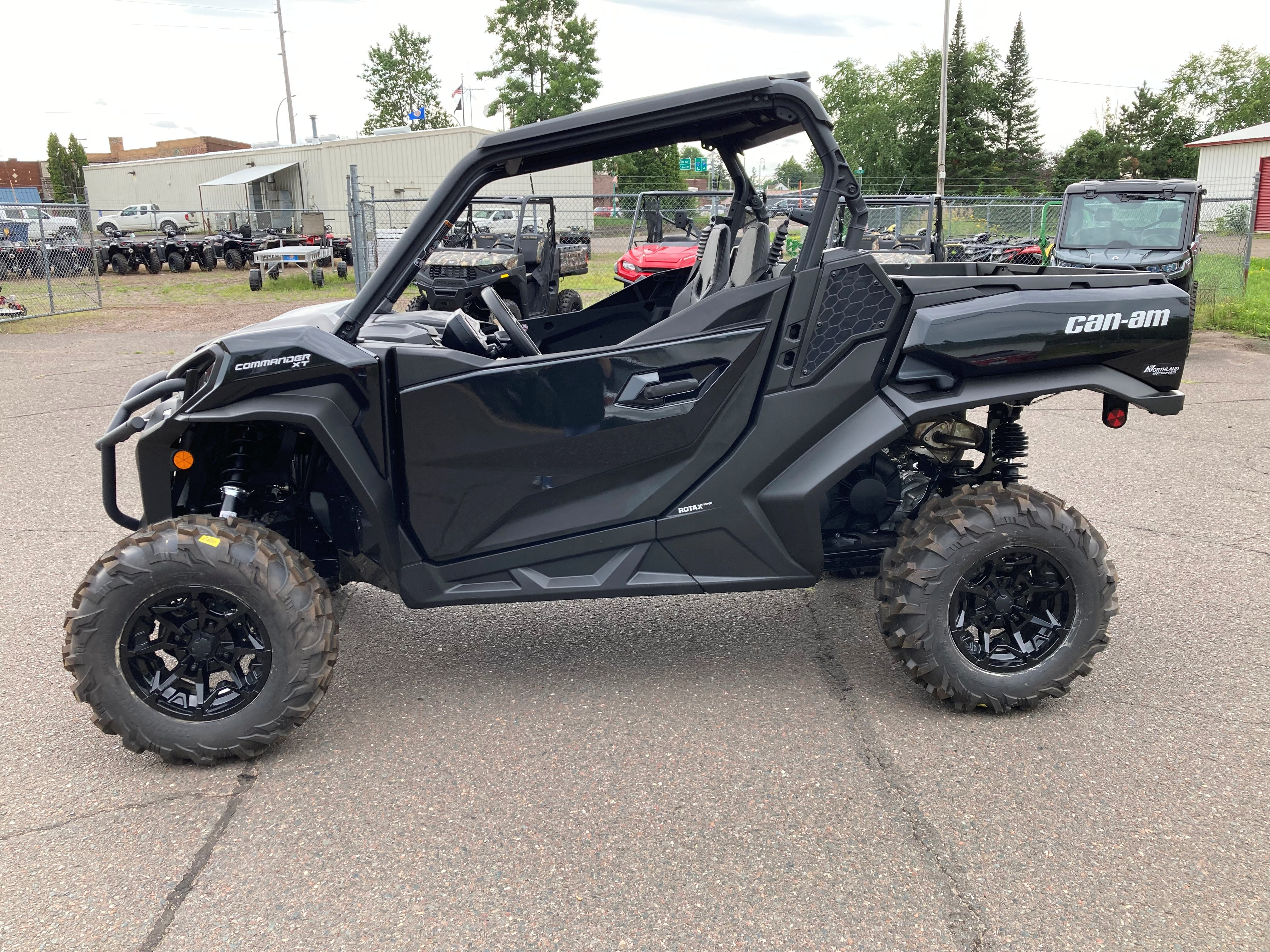 2024 Can-Am Commander XT 700 / 9ARD00 - Photo 5