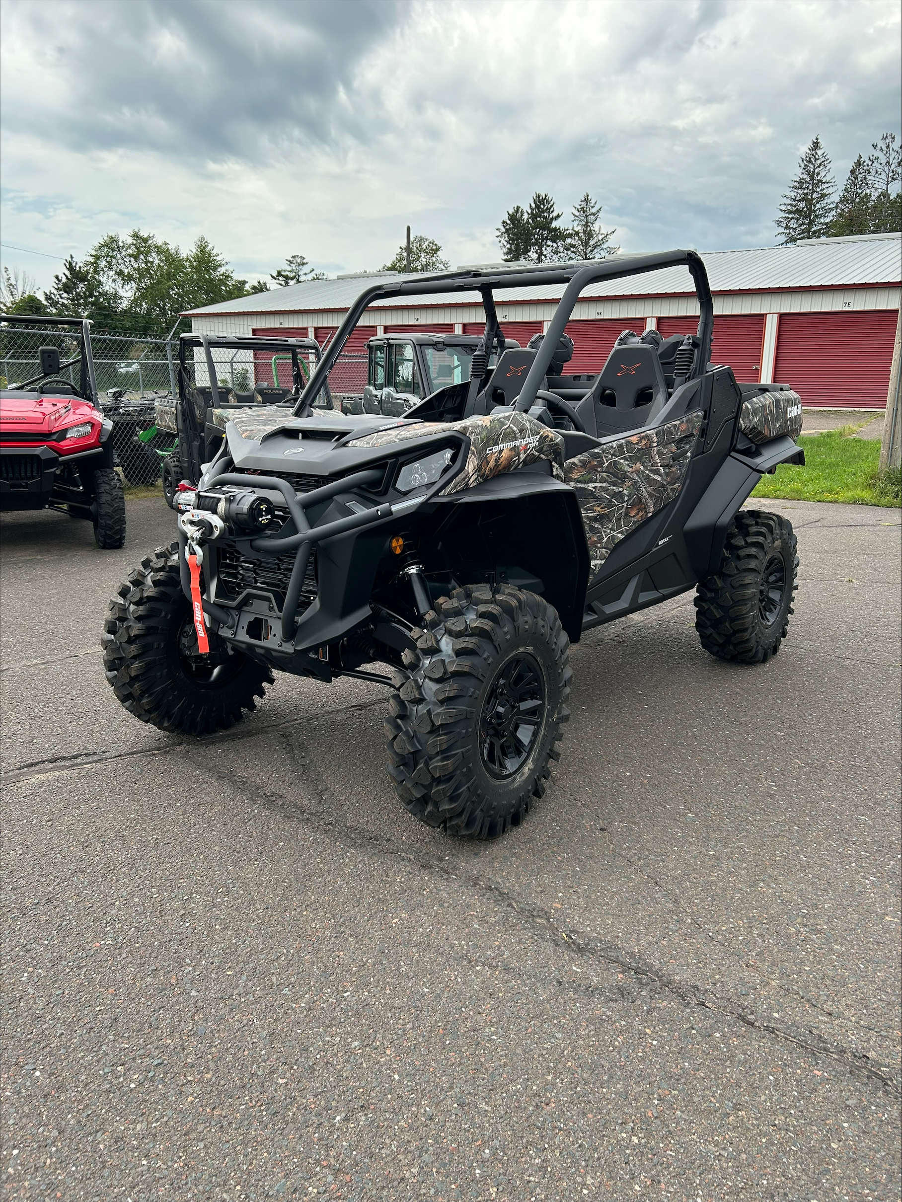 2024 Can-Am Commander X MR 1000R / 6SRA00 - Photo 2