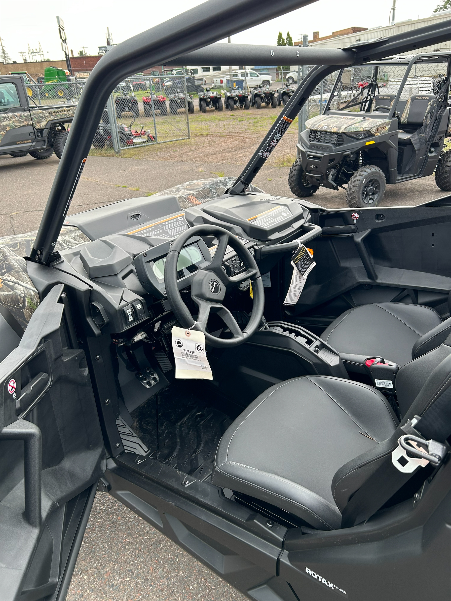 2024 Can-Am Commander X MR 1000R / 6SRA00 - Photo 7