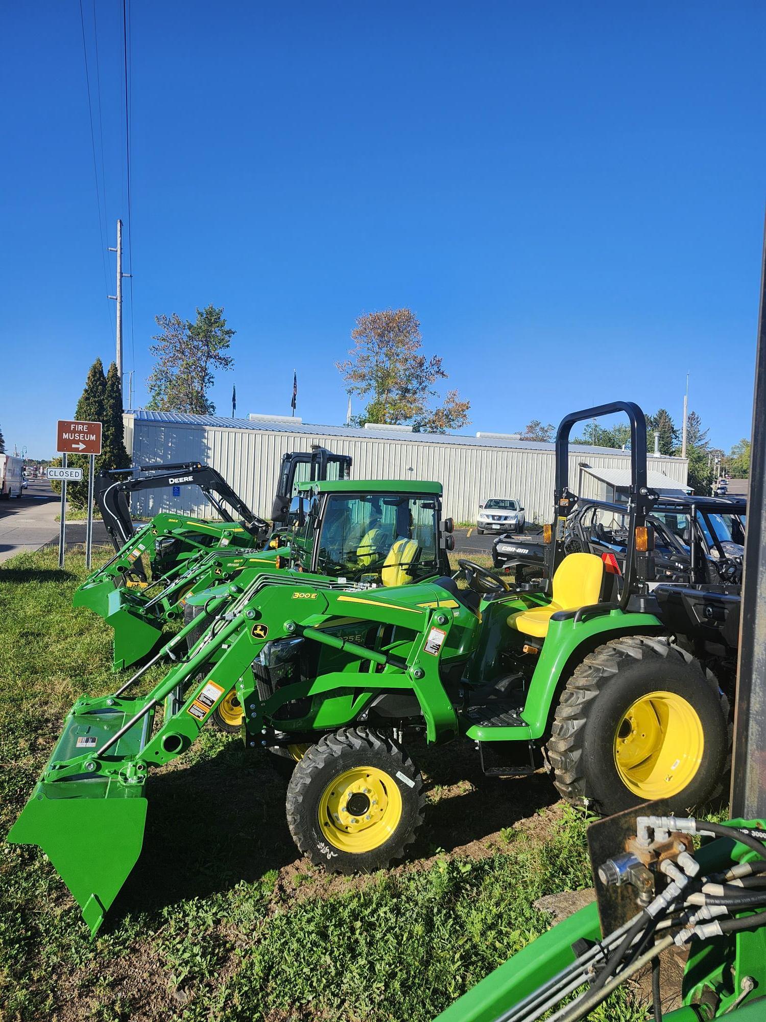 2024 John Deere 3025E Compact Utility Tractor - Photo 4