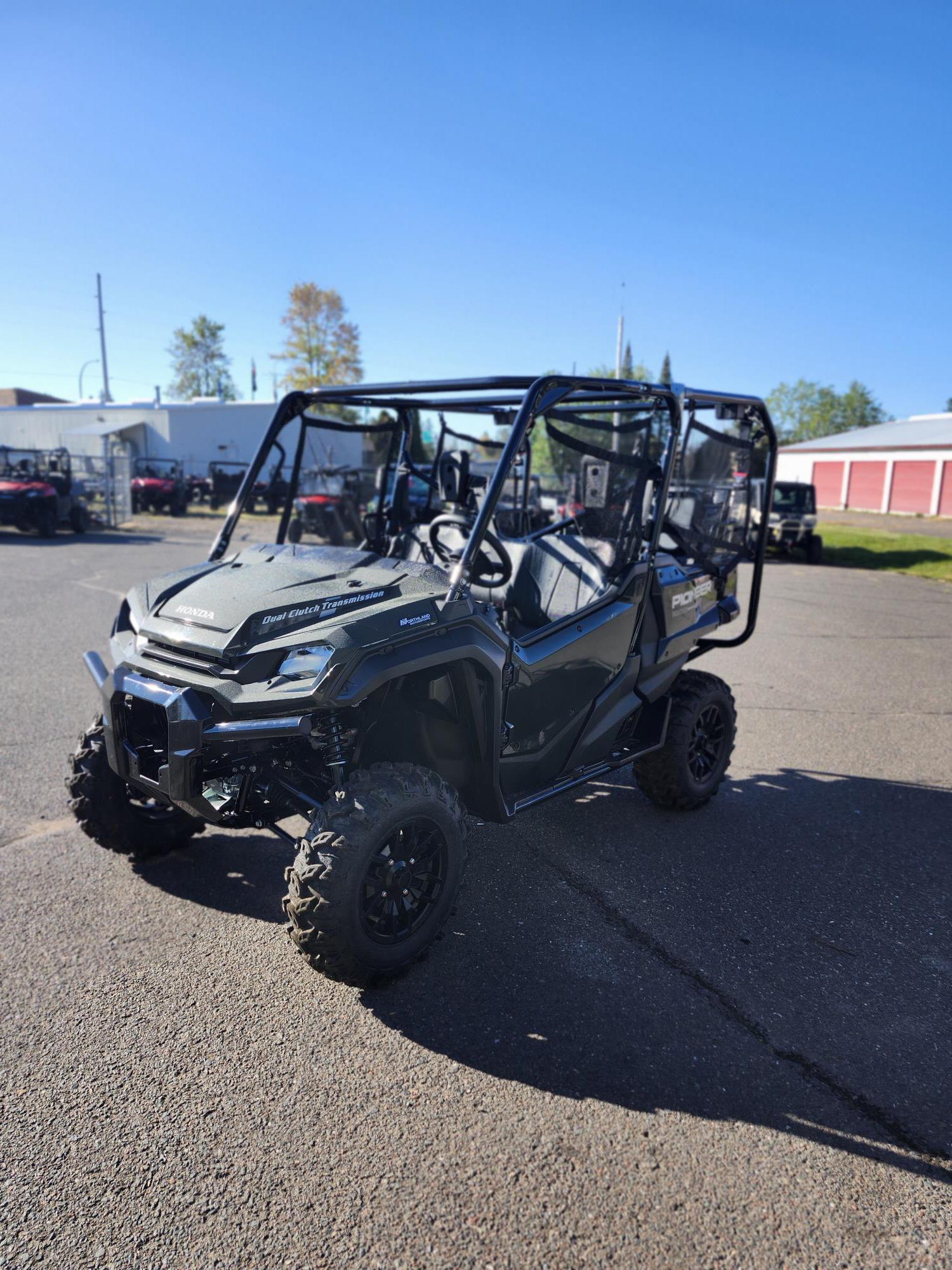 2024 Honda Pioneer 1000-5 Deluxe / 260436 - Photo 2