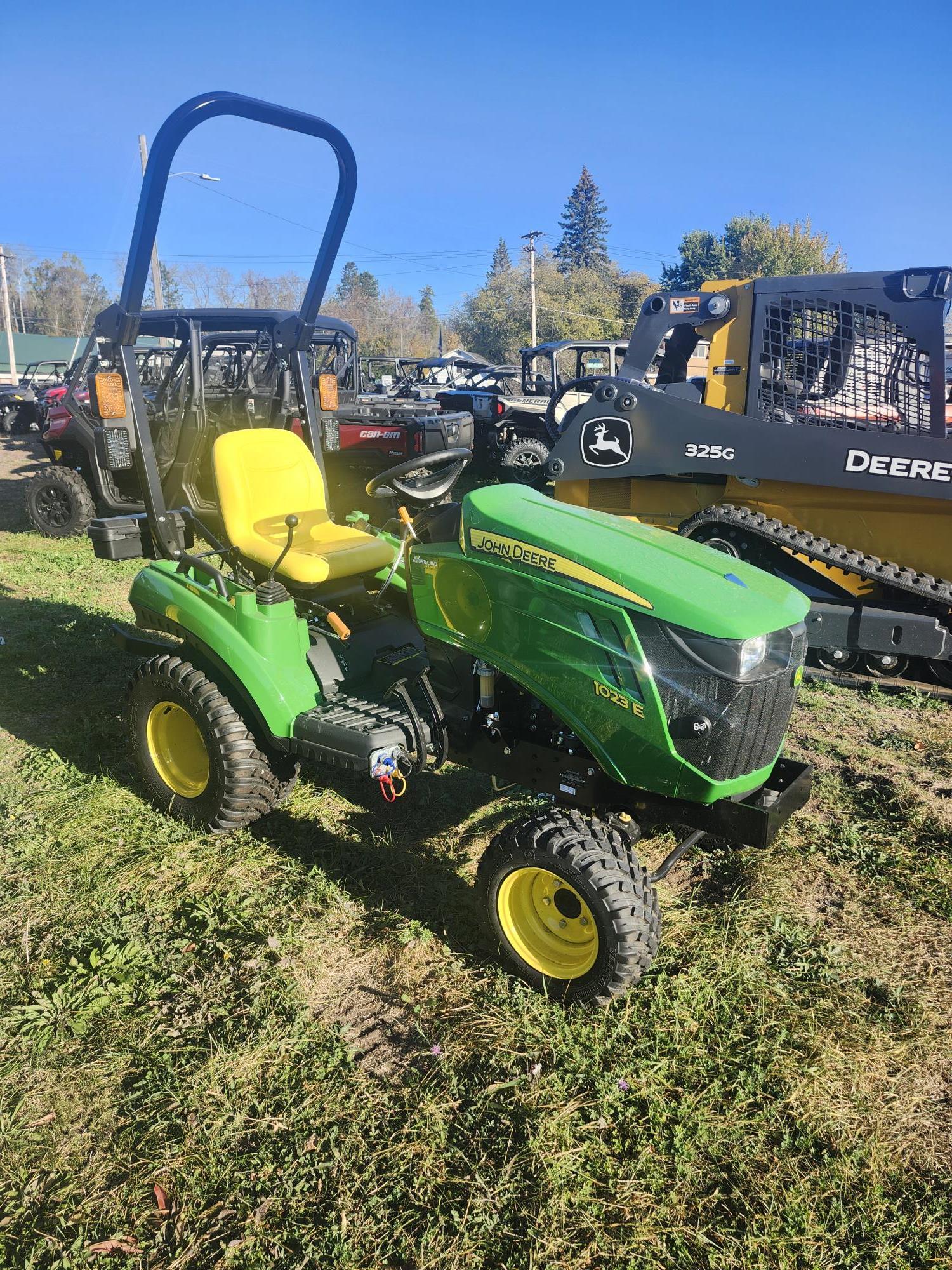 2024 John Deere 1023E Sub-Compact Utility Tractor (15 PTO hp) - Photo 3