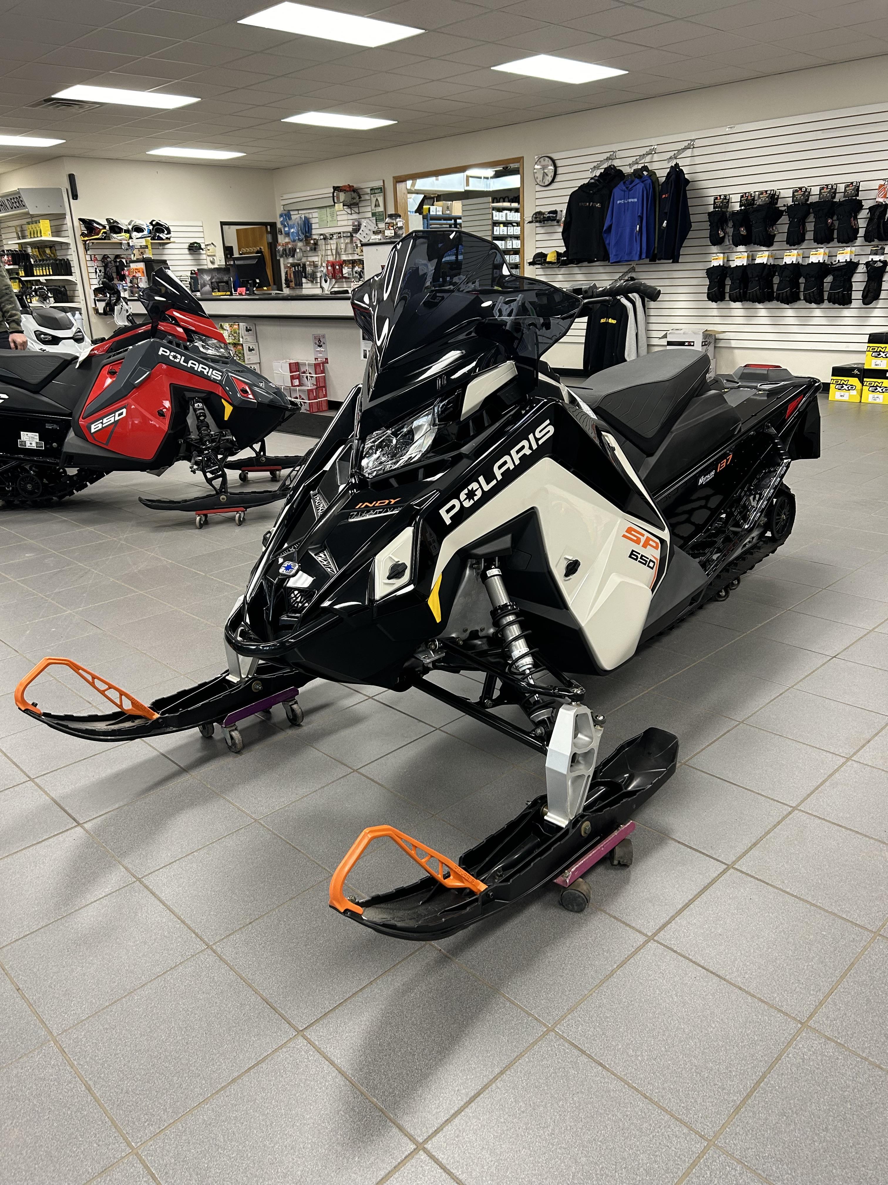 2025 Polaris 650 Indy SP 137 / S25TDB6RSL