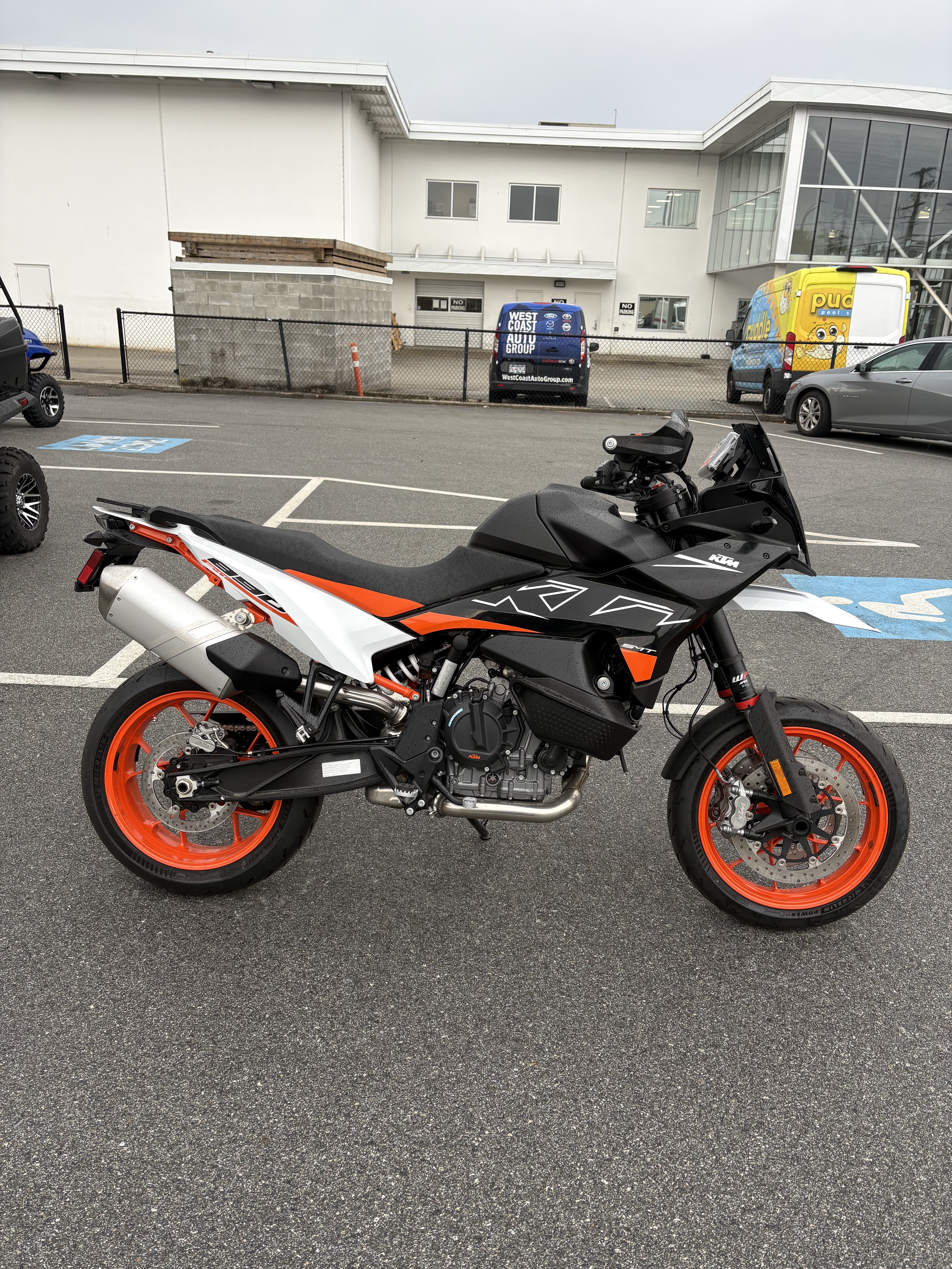 2024 KTM 890 SMT
