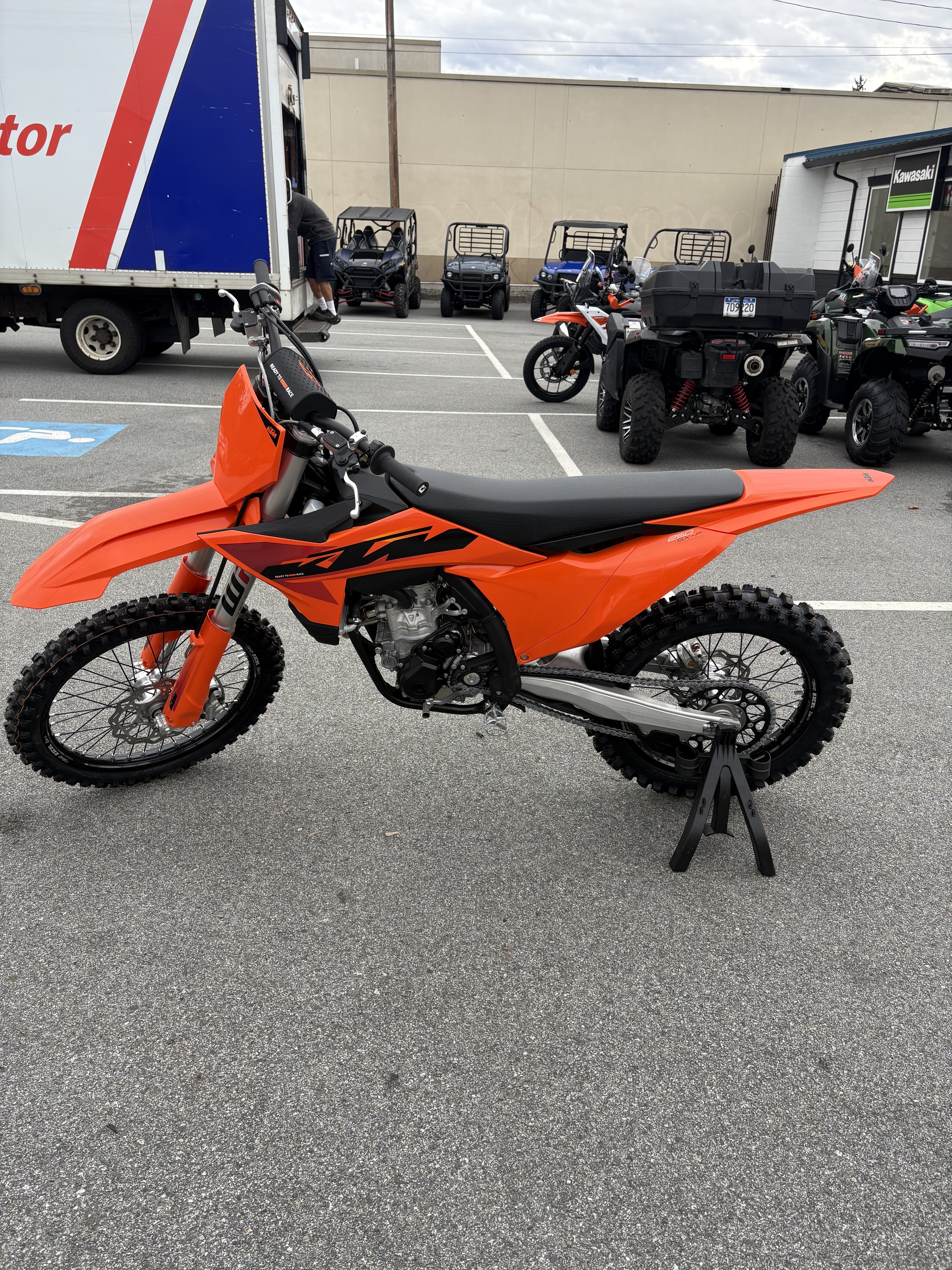 2025 KTM 250 SX-F - Photo 4
