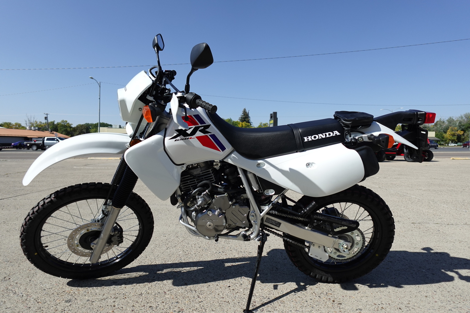 2025 Honda XR650L2S - Photo 2