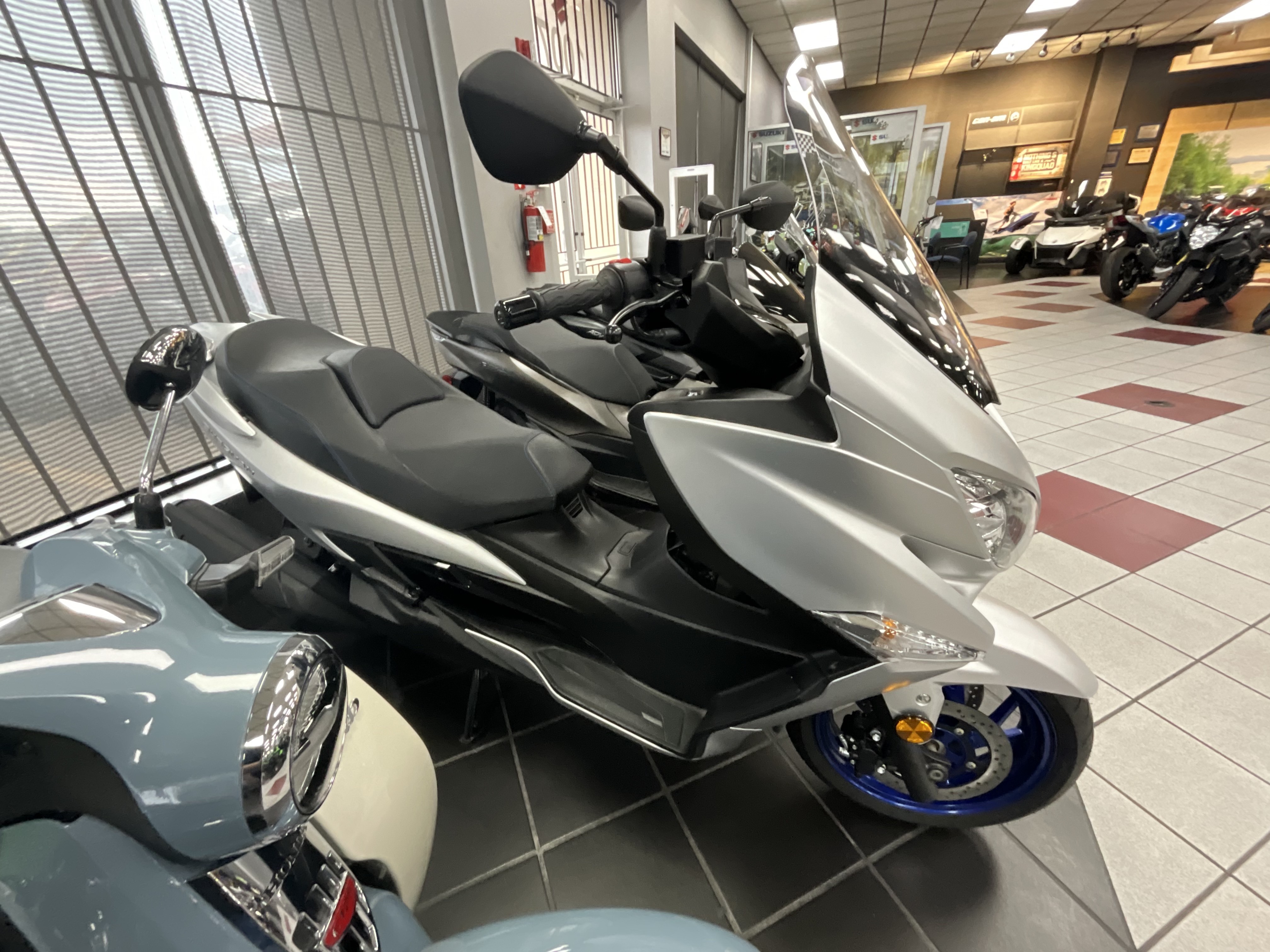 2024 Suzuki Burgman 400 - Photo 6