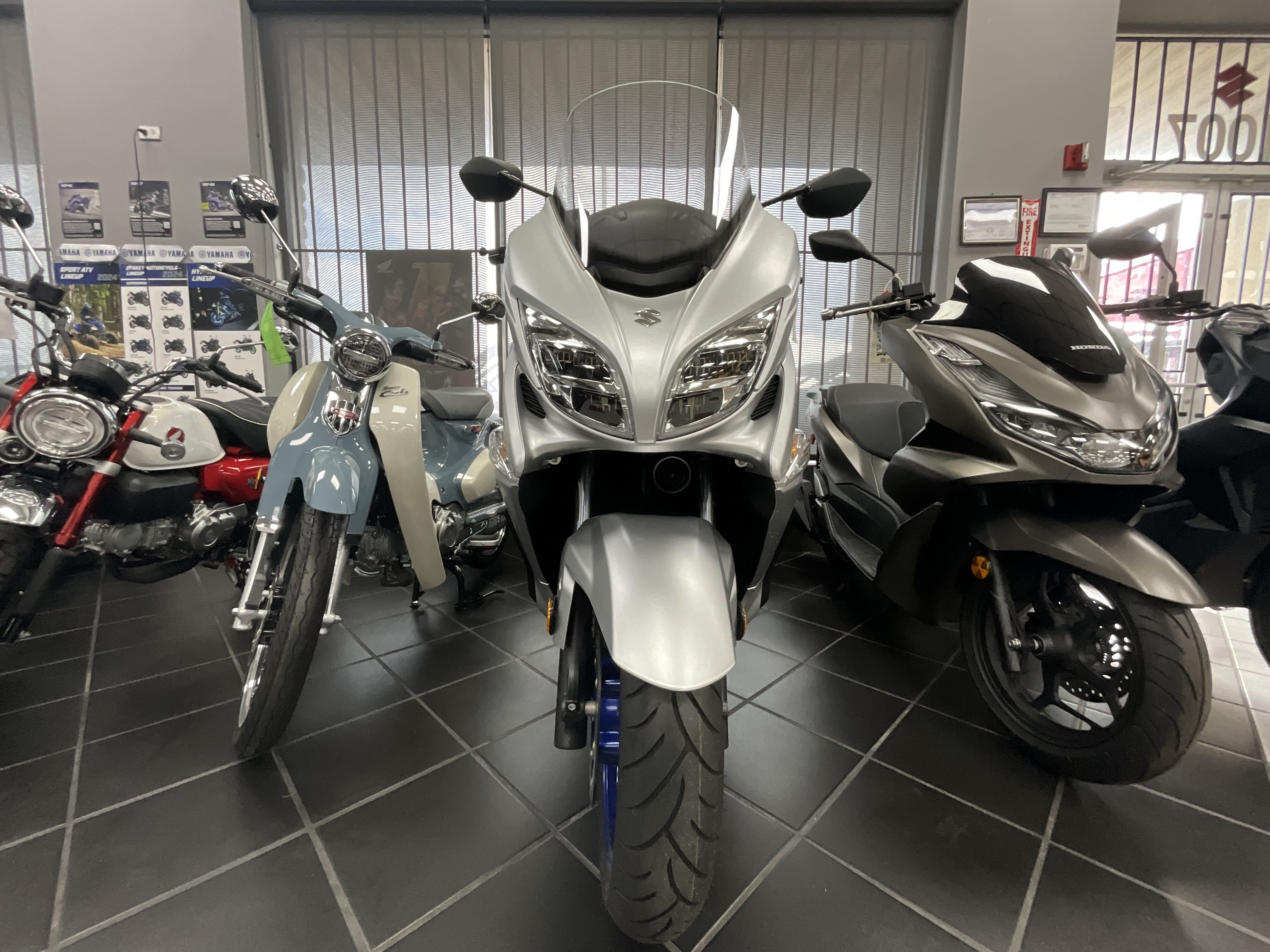 2024 Suzuki Burgman 400 - Photo 5