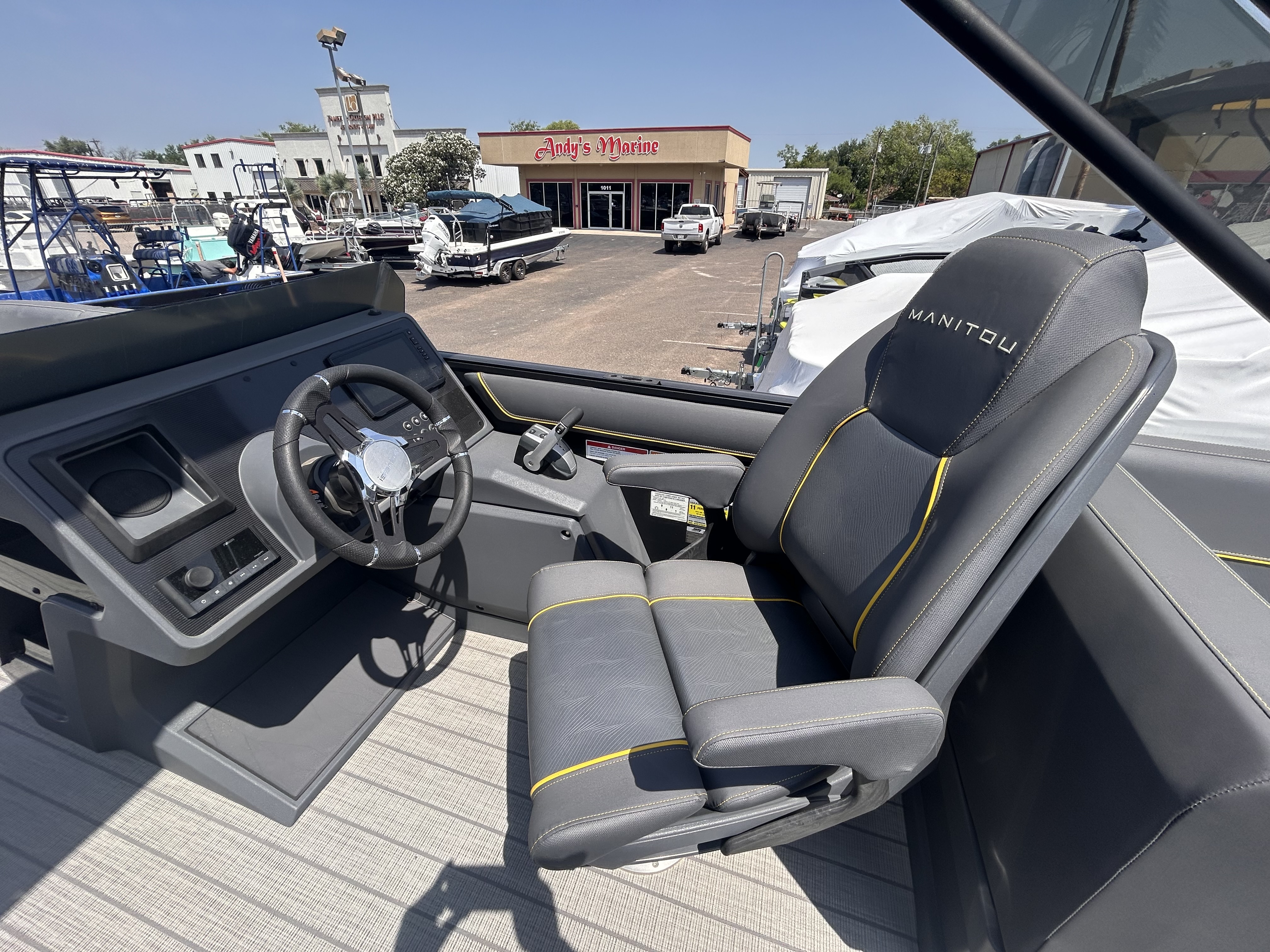 2023 Manitou EXPLORE SWITCHBACK 22MAX TRIFOLD STEALTH (Boat & Trailer Package) ($52,141.60) - Photo 10