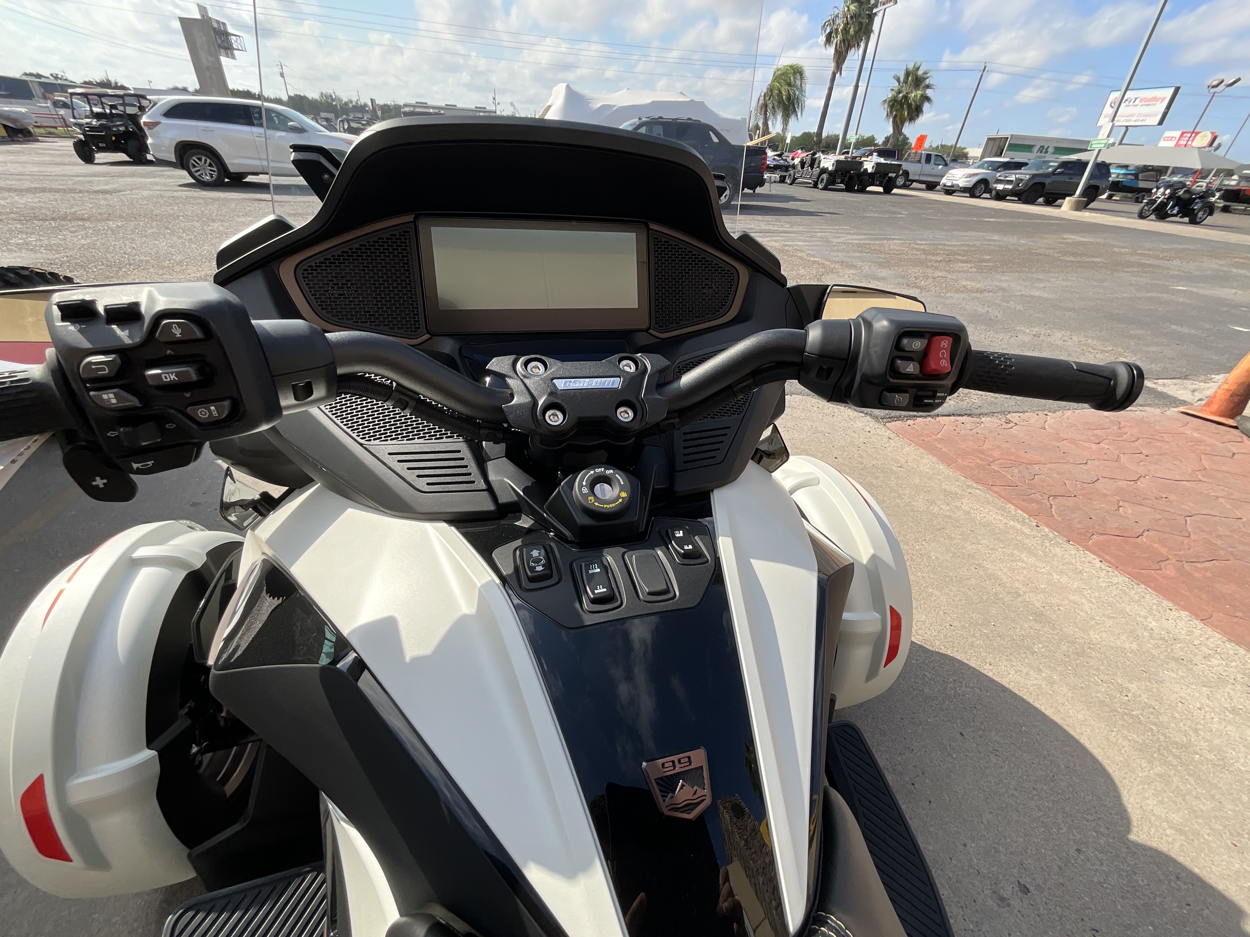 2024 Can-Am SPYDER RT STS 1330 SE6 WH SE - Photo 7