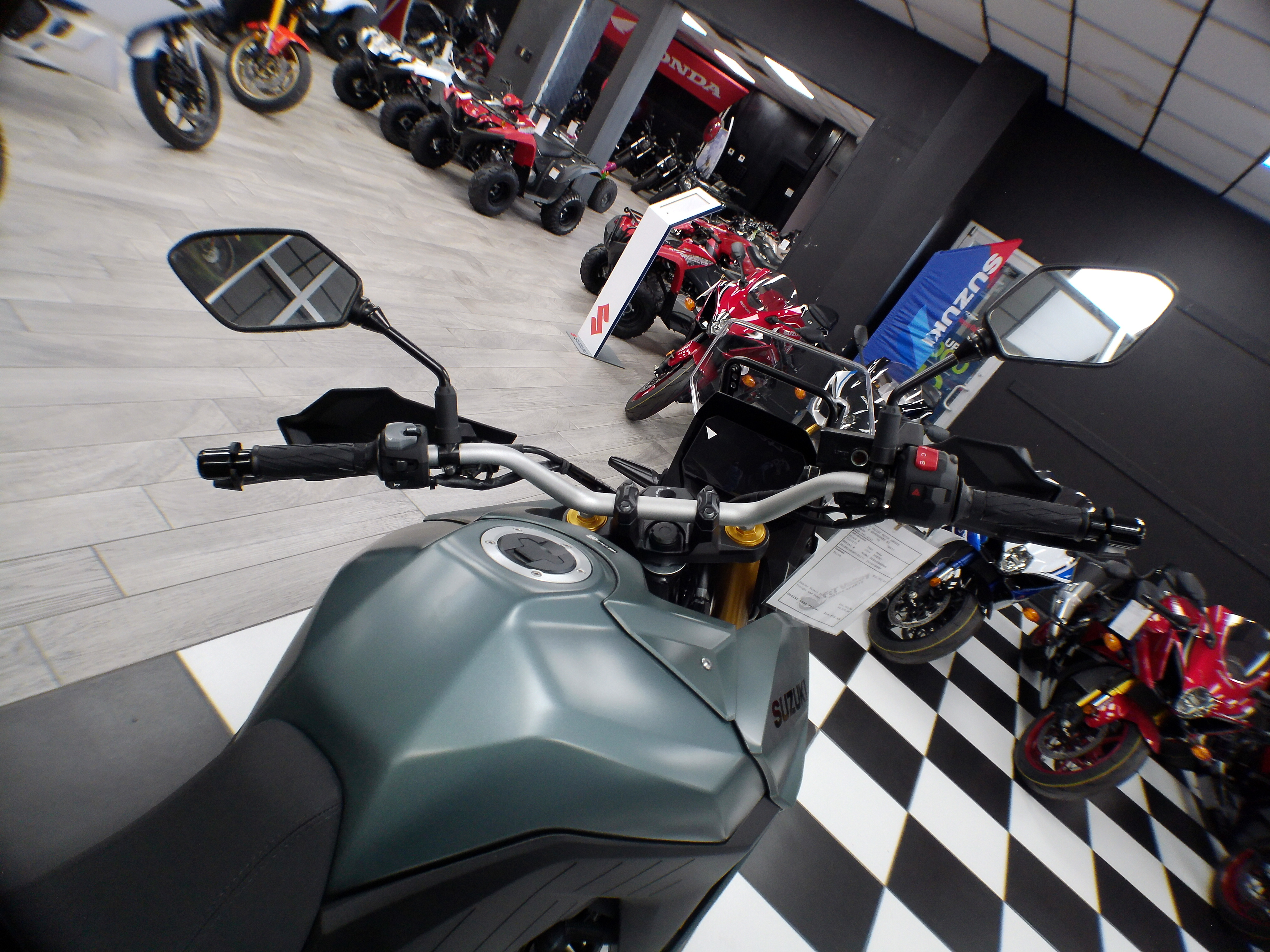 2024 Suzuki V-Strom 800DE ADVENTURE - Photo 17