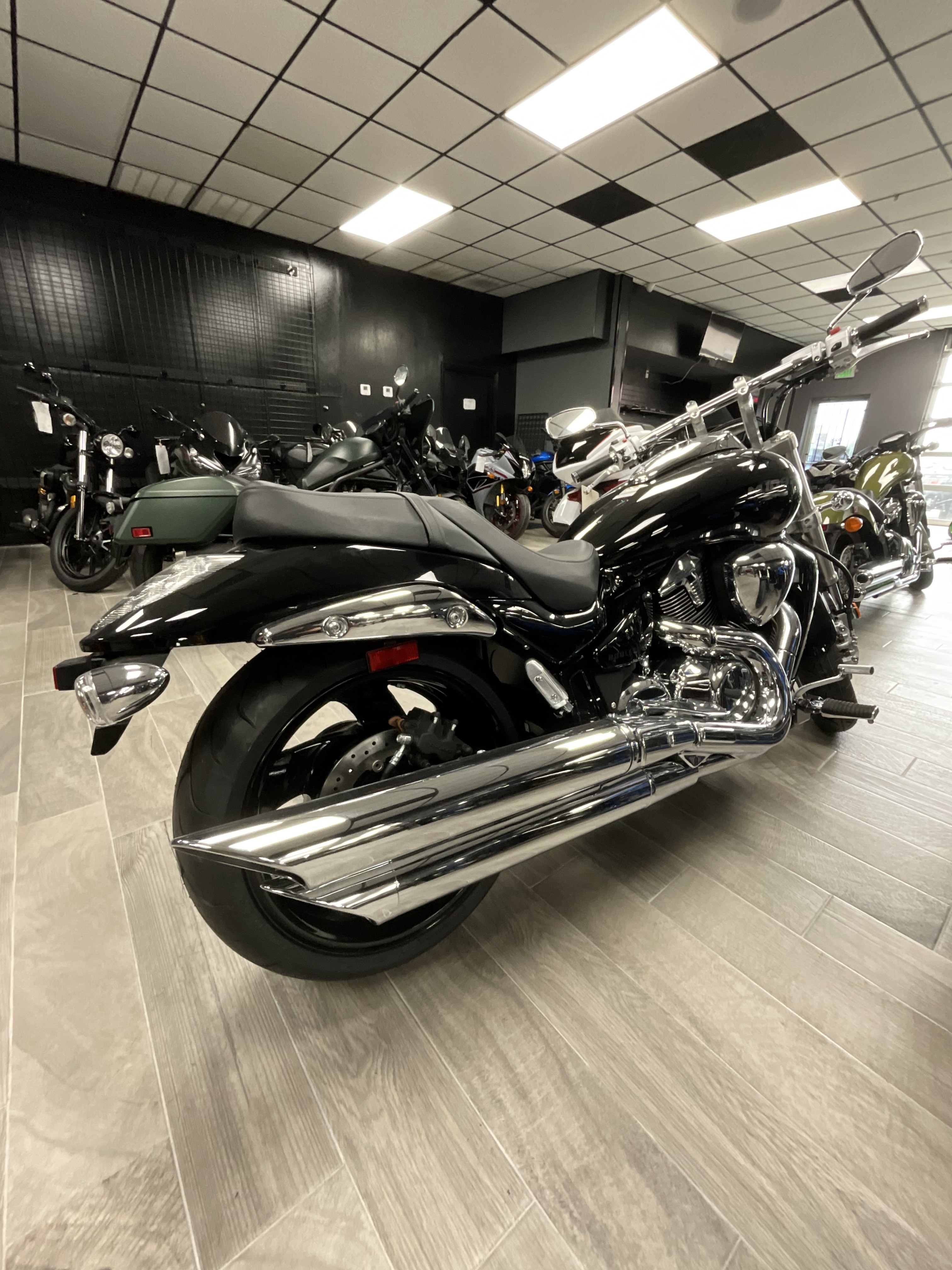 2025 Suzuki Boulevard M109R - Photo 7