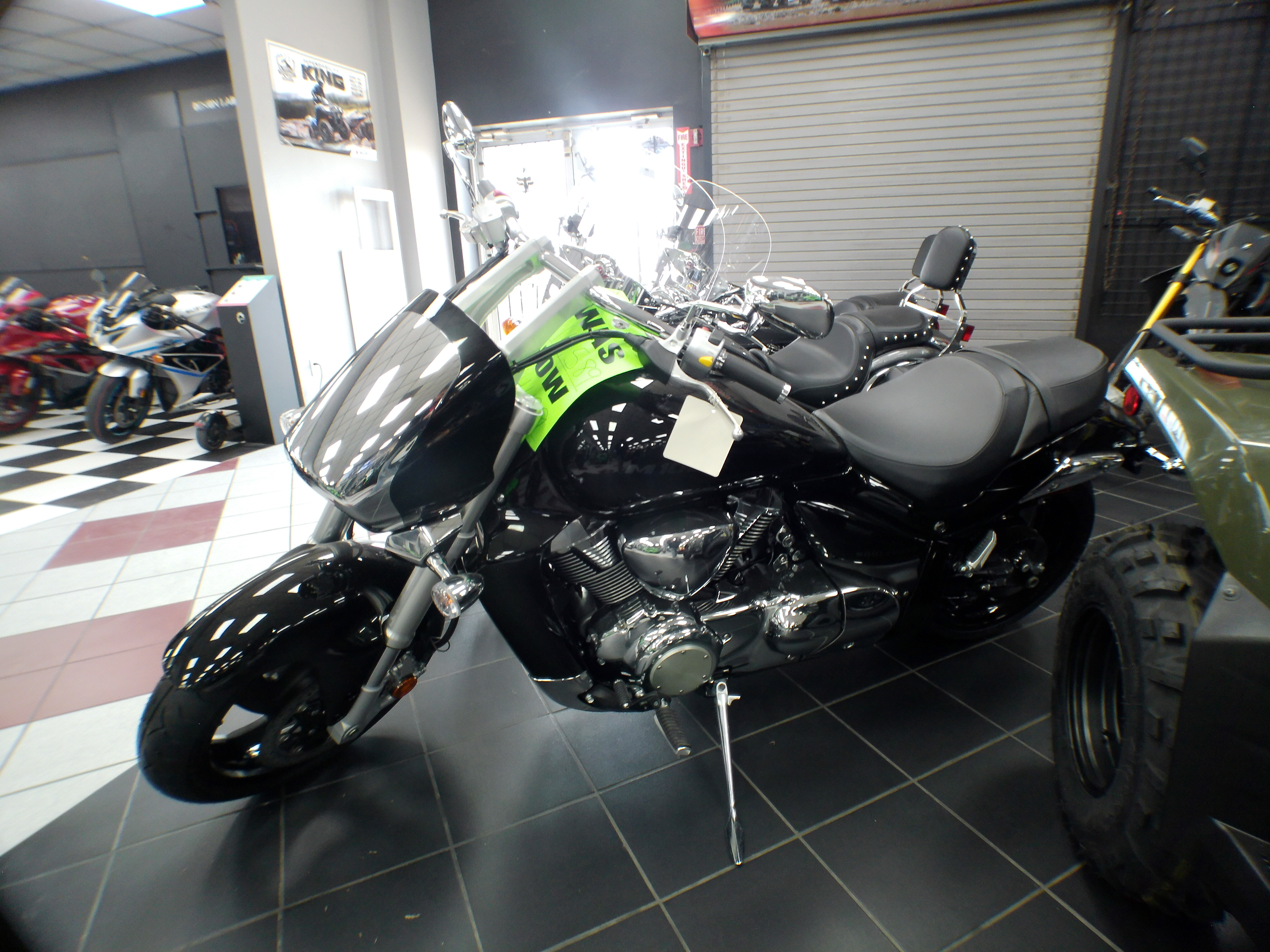 2025 Suzuki Boulevard M109R - Photo 10